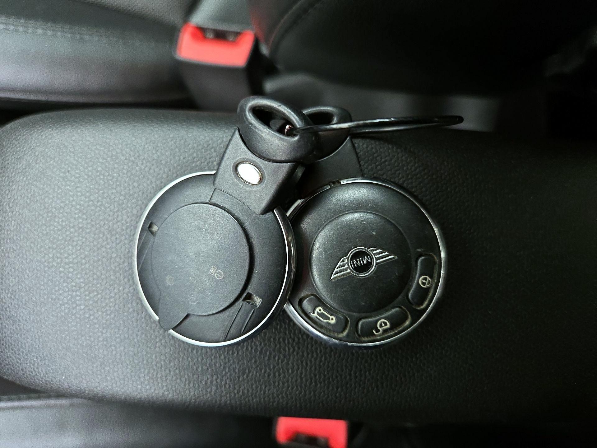 Thumbnail: 2015 MINI Cooper Countryman - 19