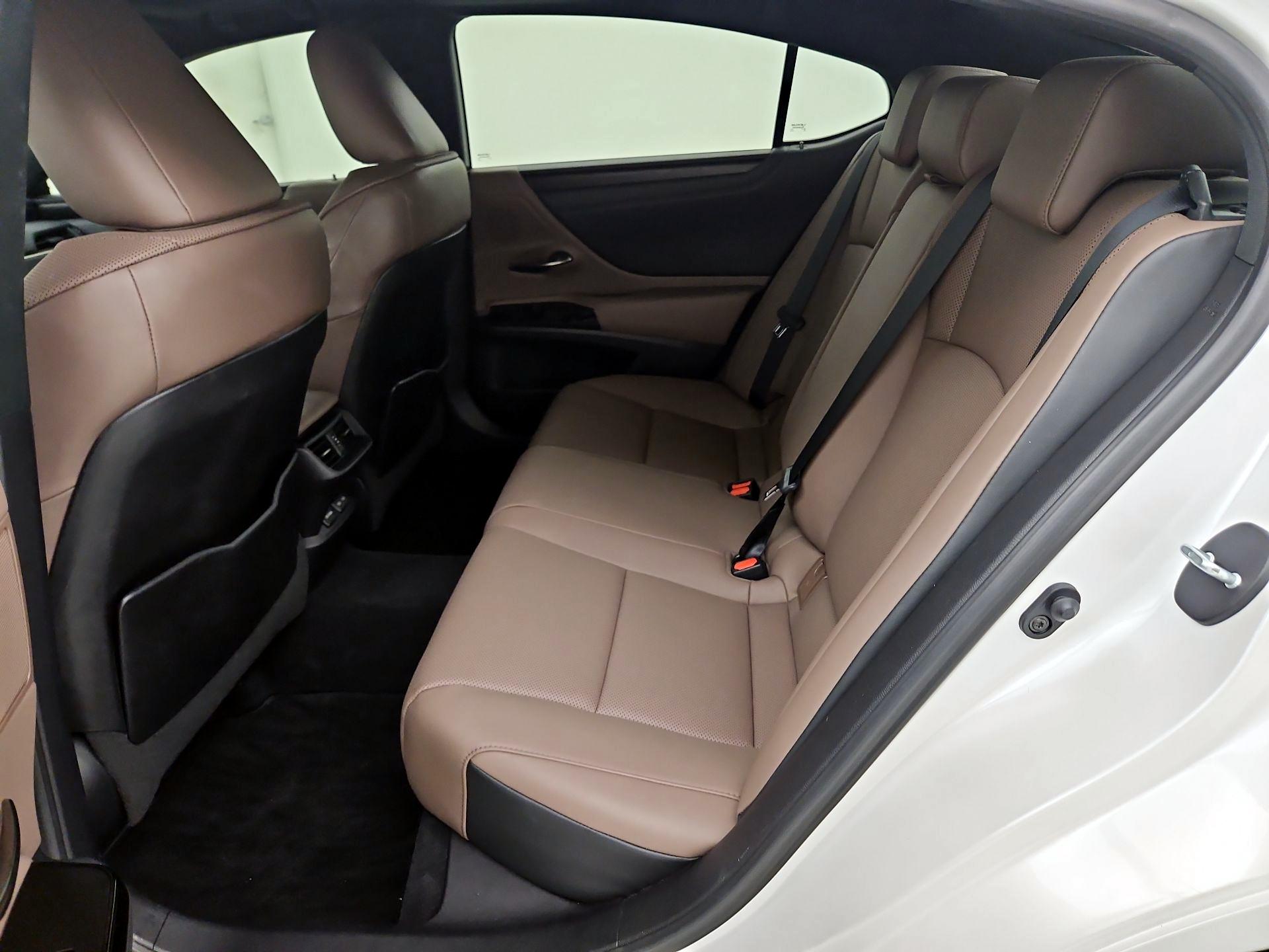 Thumbnail: 2022 Lexus ES - 20