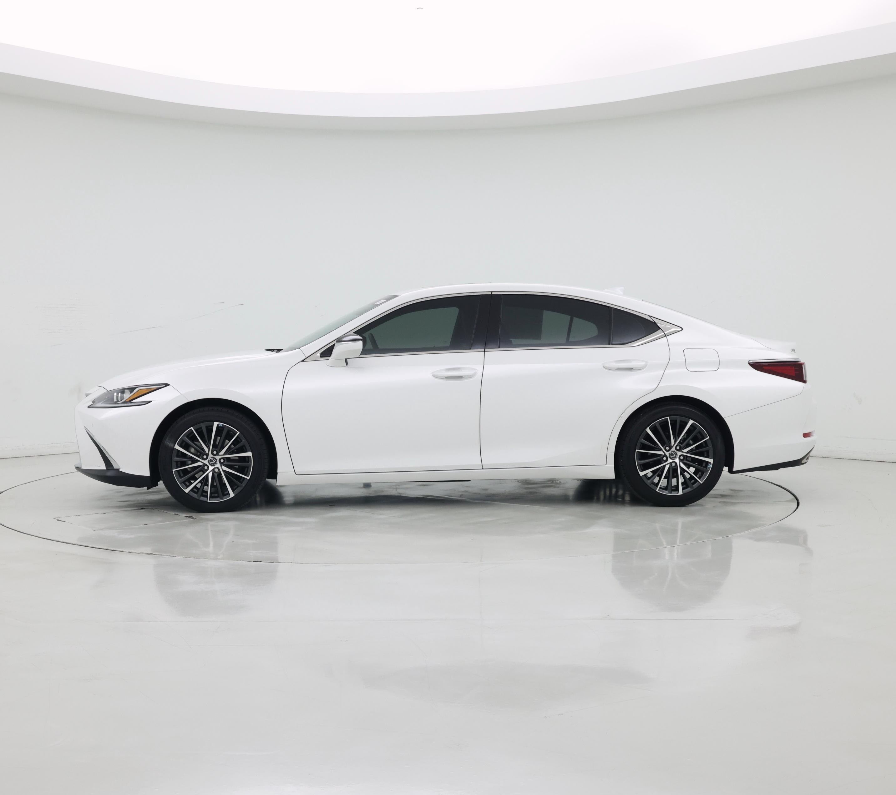 Thumbnail: 2022 Lexus ES - 3