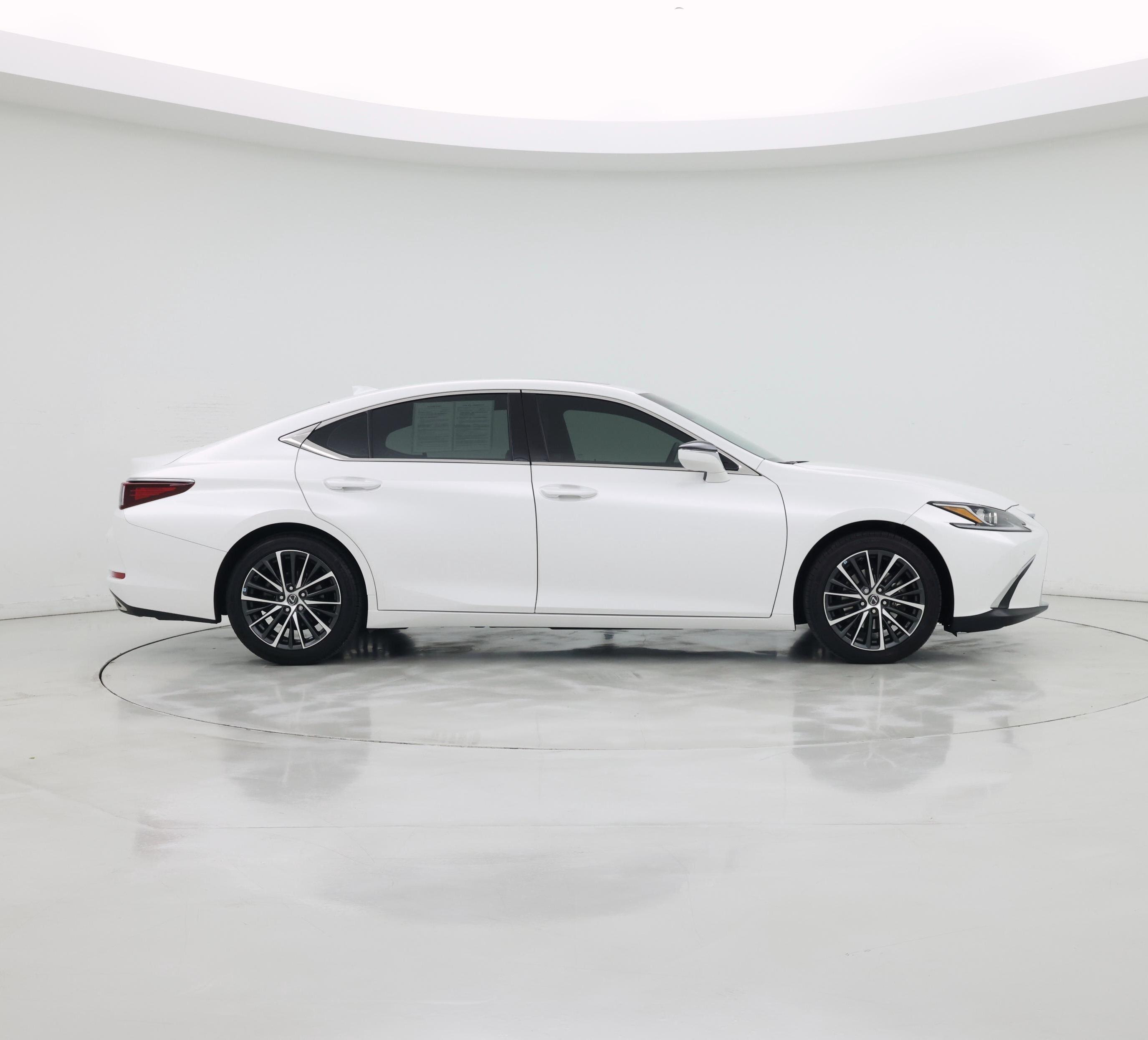 Thumbnail: 2022 Lexus ES - 7