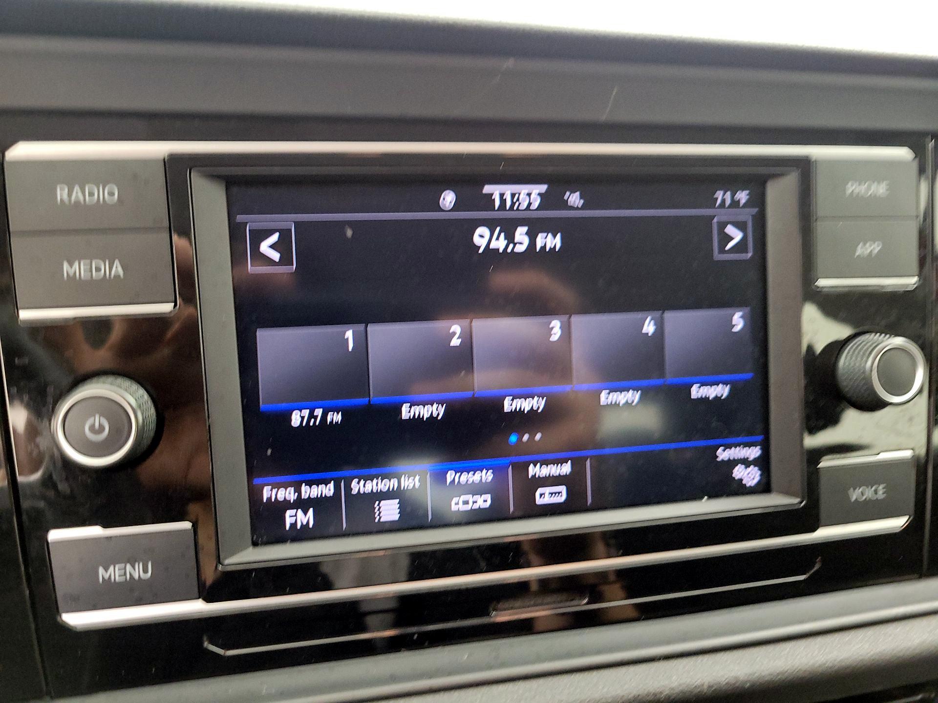 Thumbnail: 2021 Volkswagen Jetta - 15