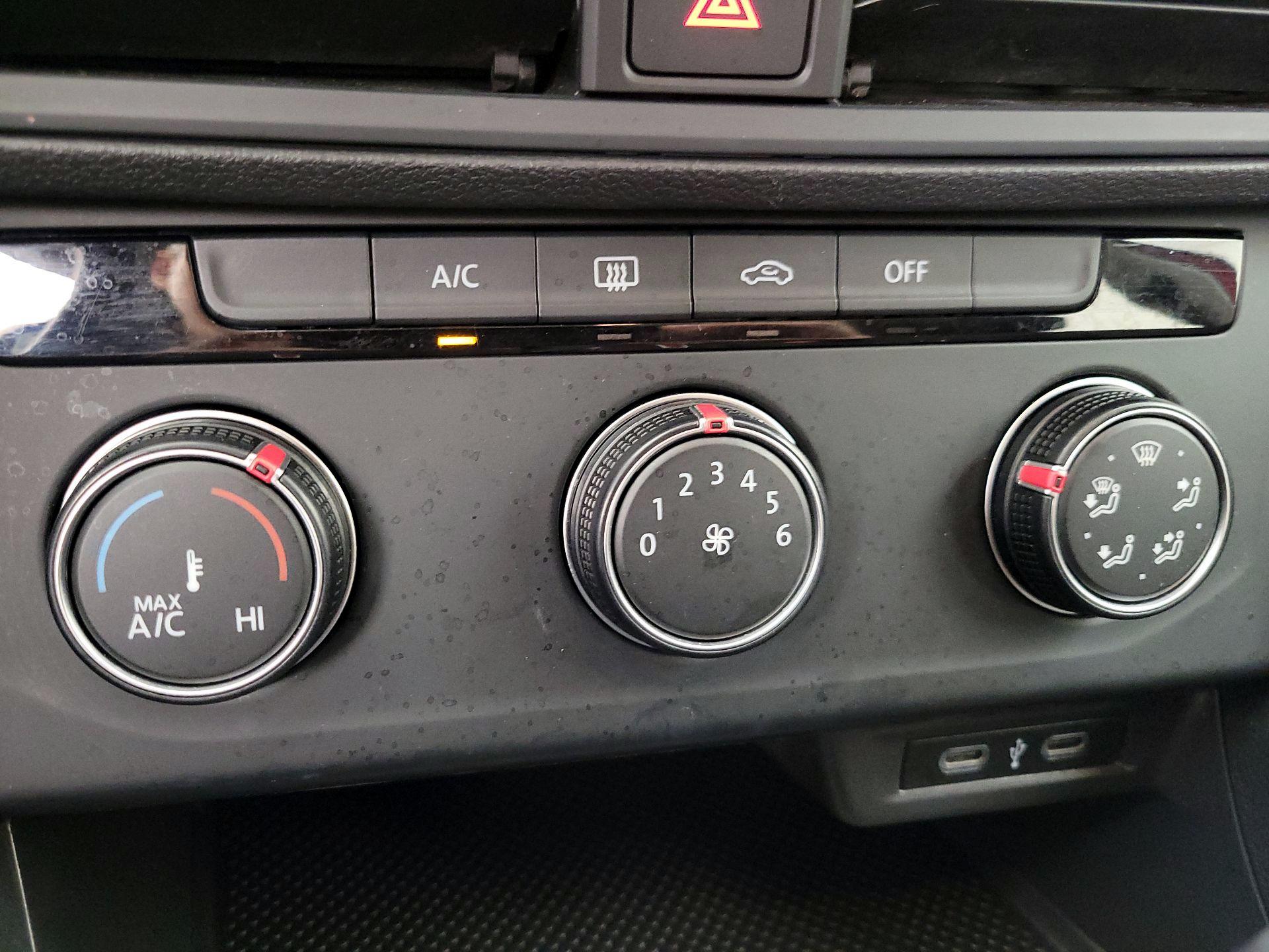 Thumbnail: 2021 Volkswagen Jetta - 16