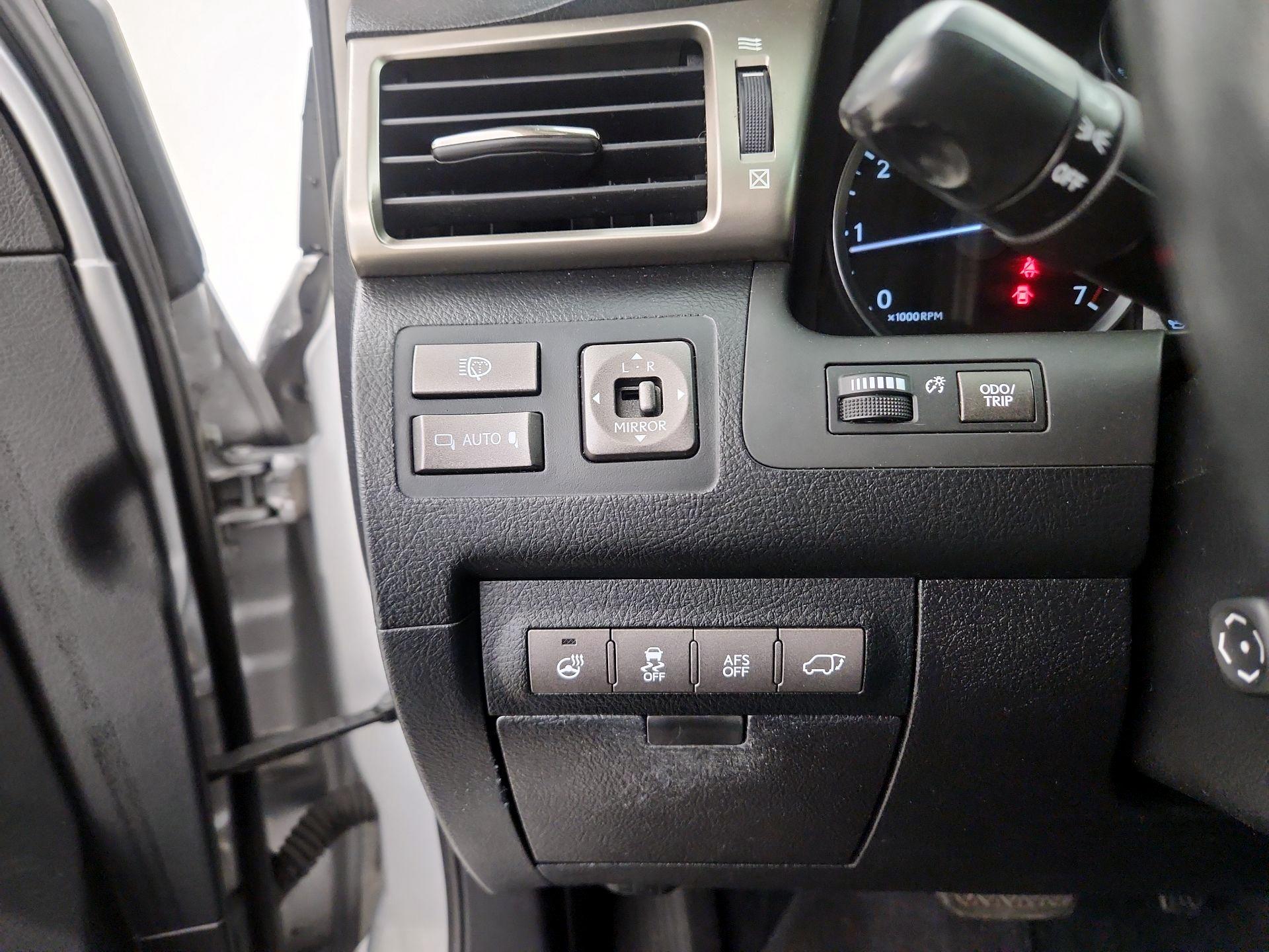 Thumbnail: 2014 Lexus LX - 13