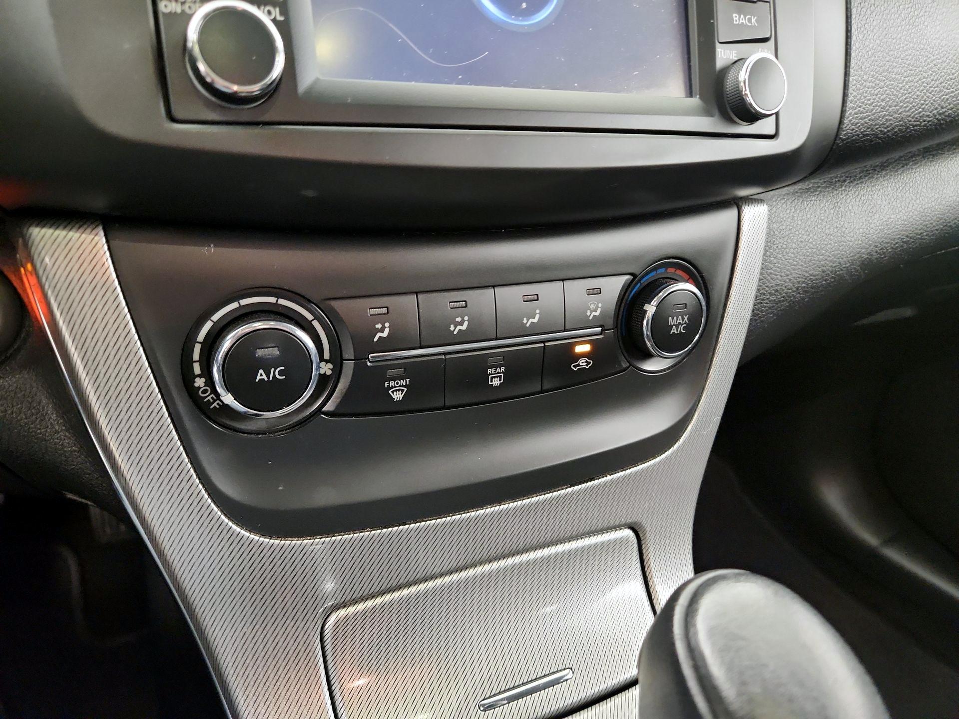 Thumbnail: 2015 Nissan Sentra - 14