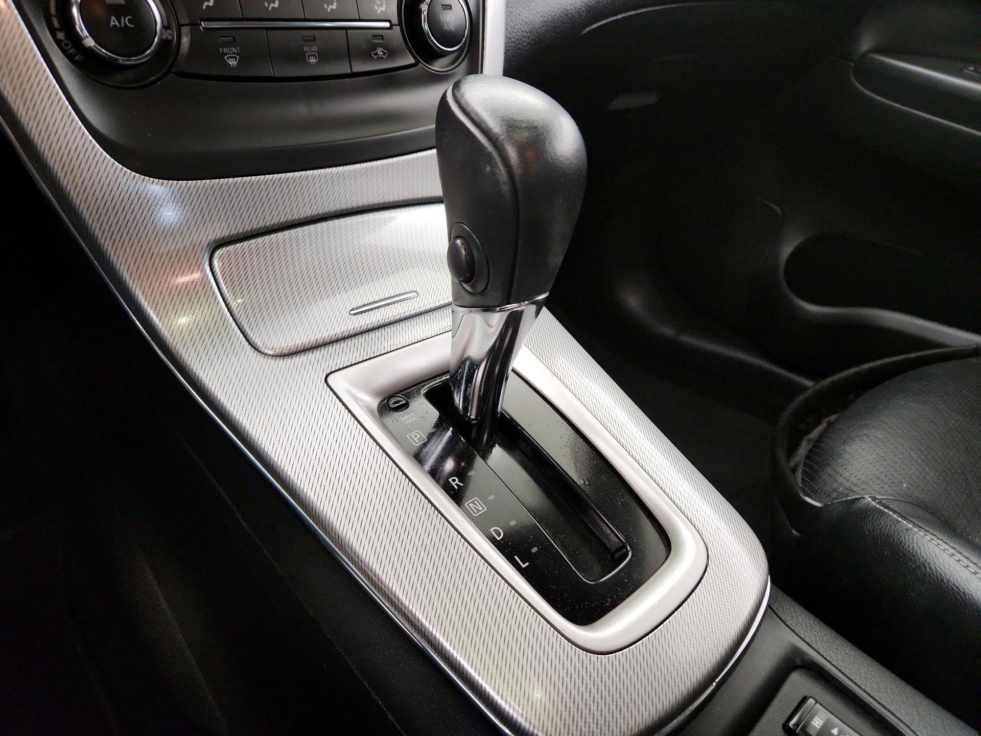 Thumbnail: 2015 Nissan Sentra - 15