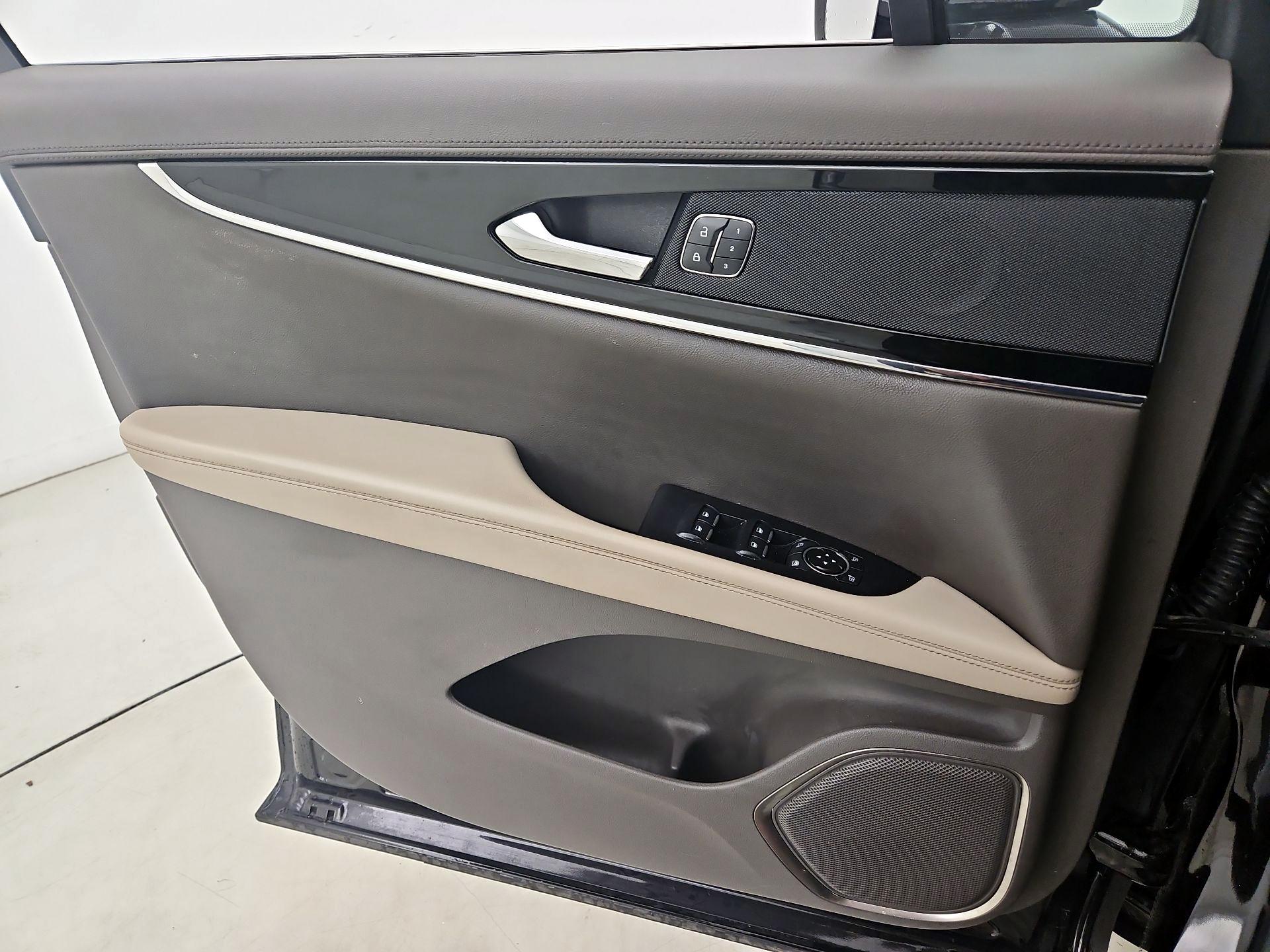 Thumbnail: 2023 Lincoln Nautilus - 12