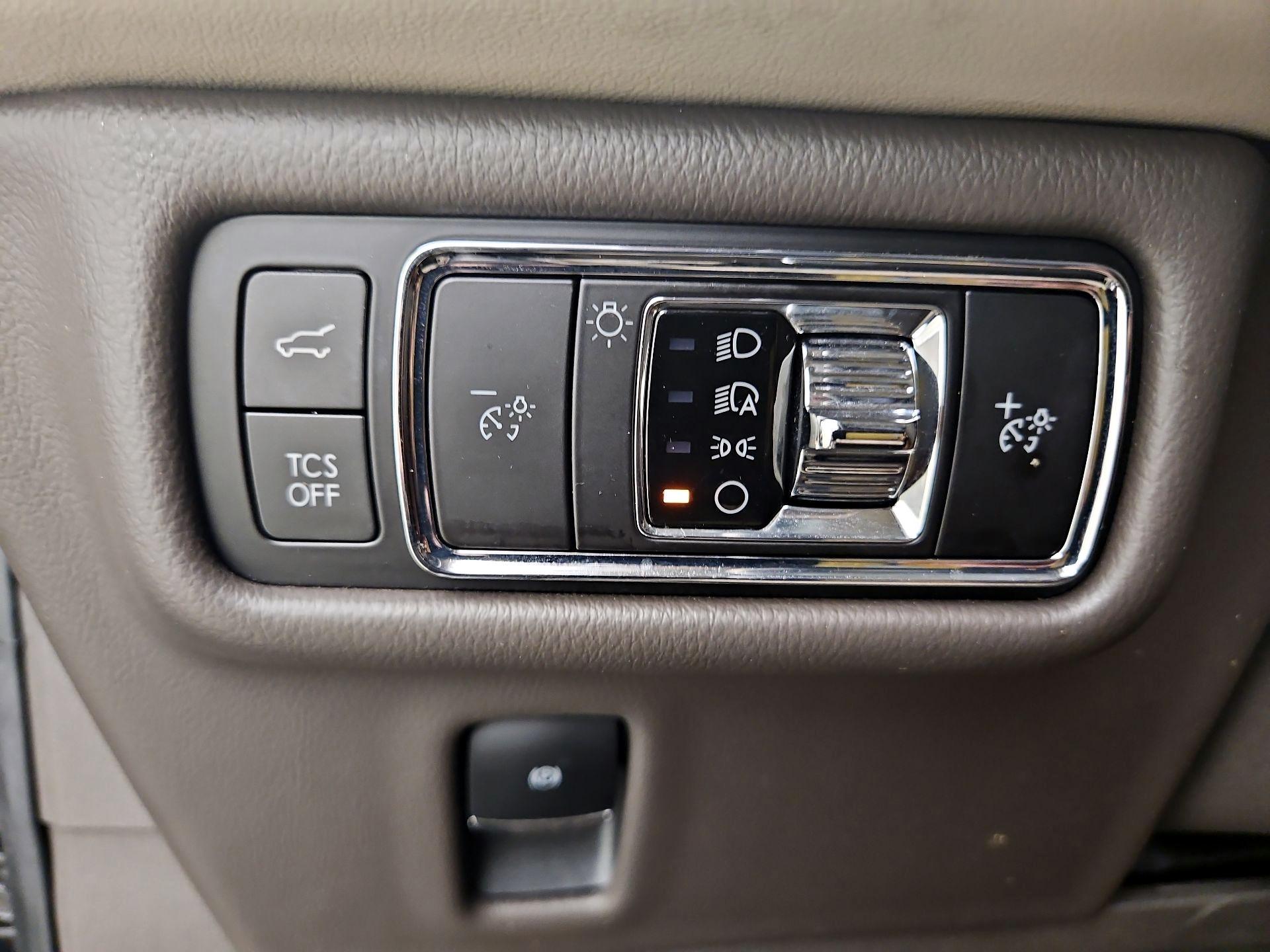 Thumbnail: 2023 Lincoln Nautilus - 13