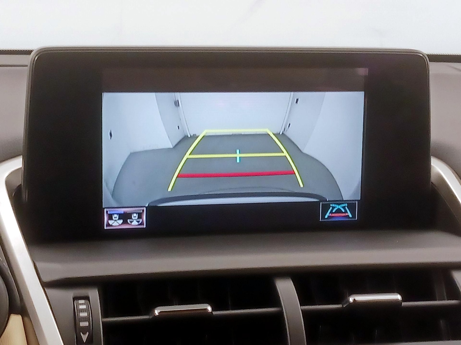 2020 Lexus NX 300 - Photo 15