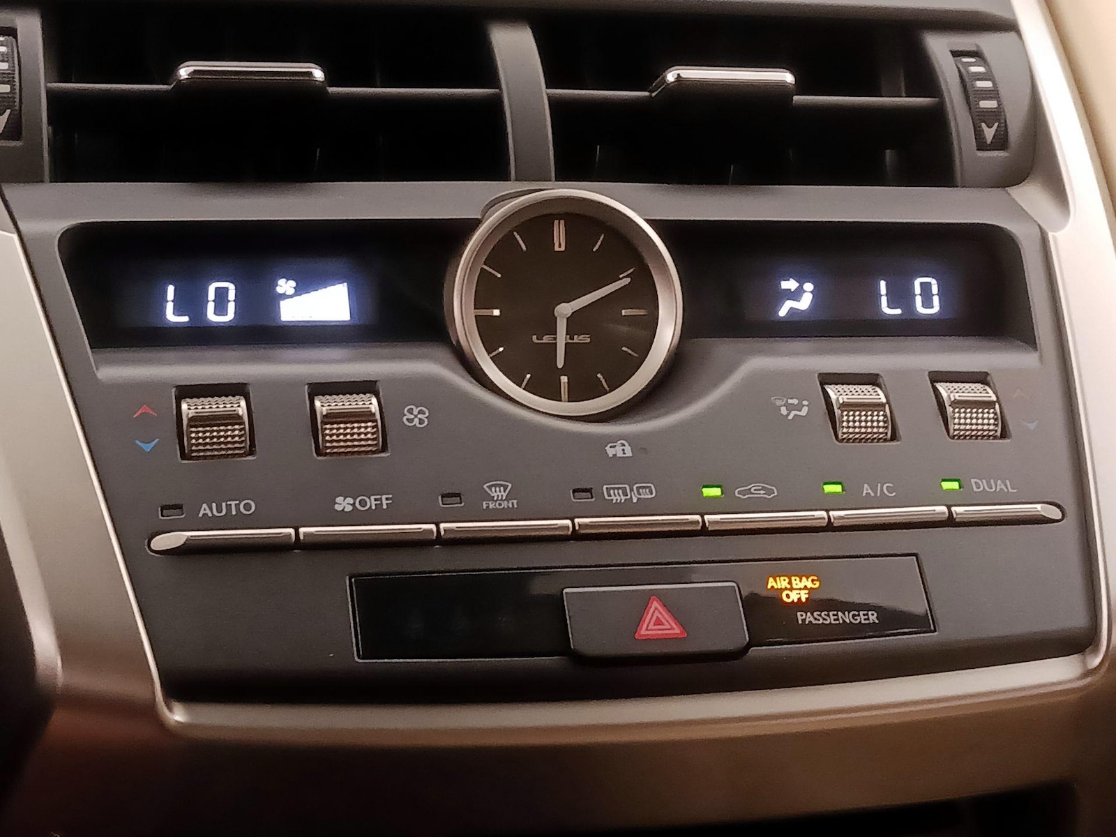 2020 Lexus NX 300 - Photo 17