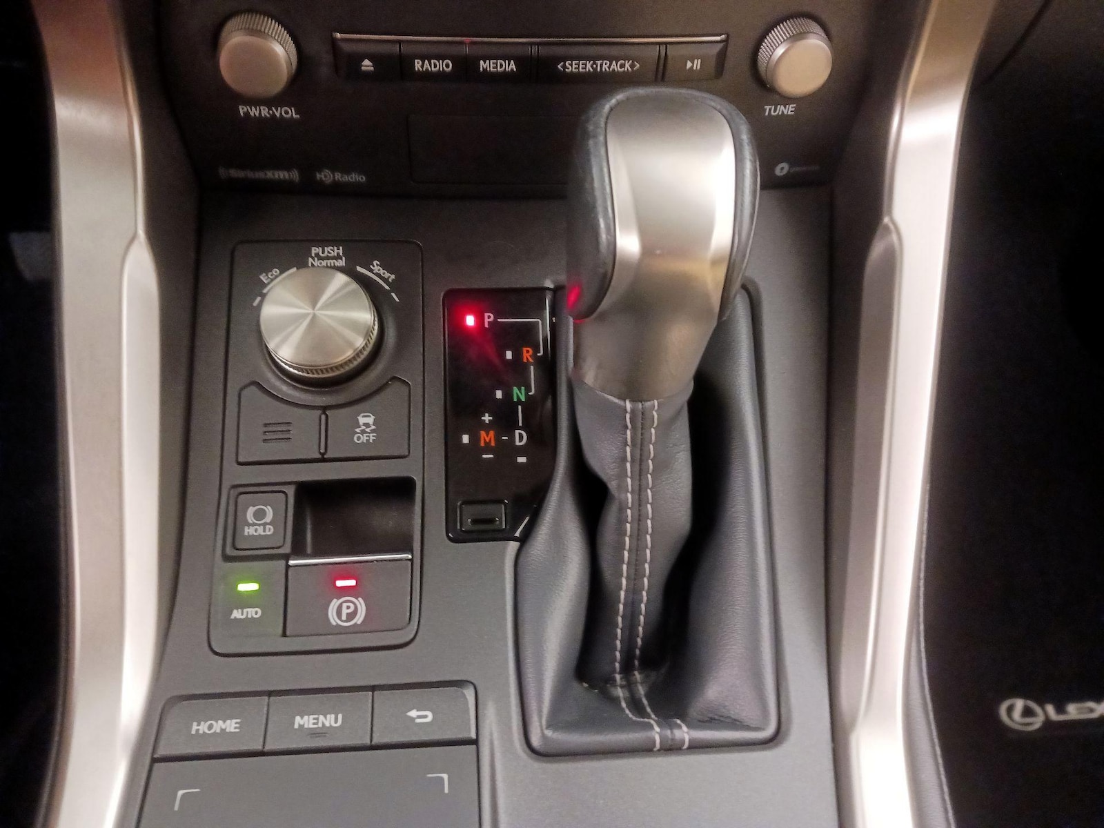 2020 Lexus NX 300 - Photo 18