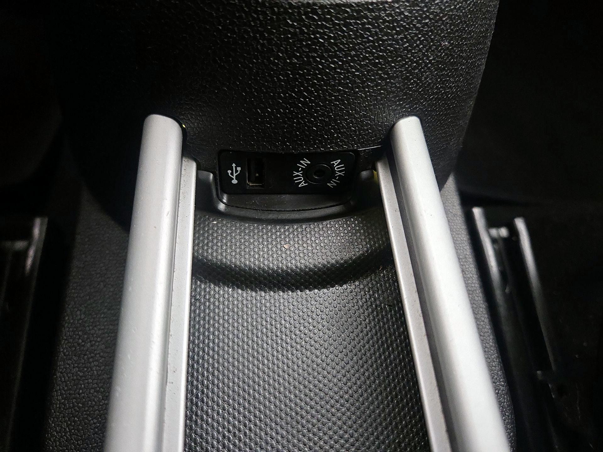 Thumbnail: 2015 MINI Cooper Countryman - 16