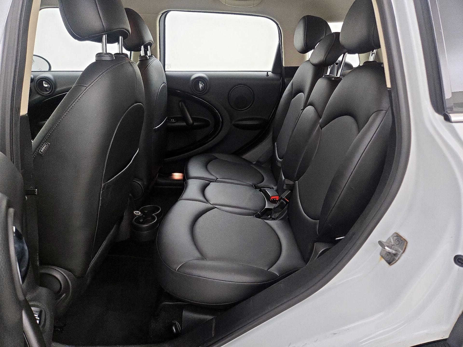 Thumbnail: 2015 MINI Cooper Countryman - 18