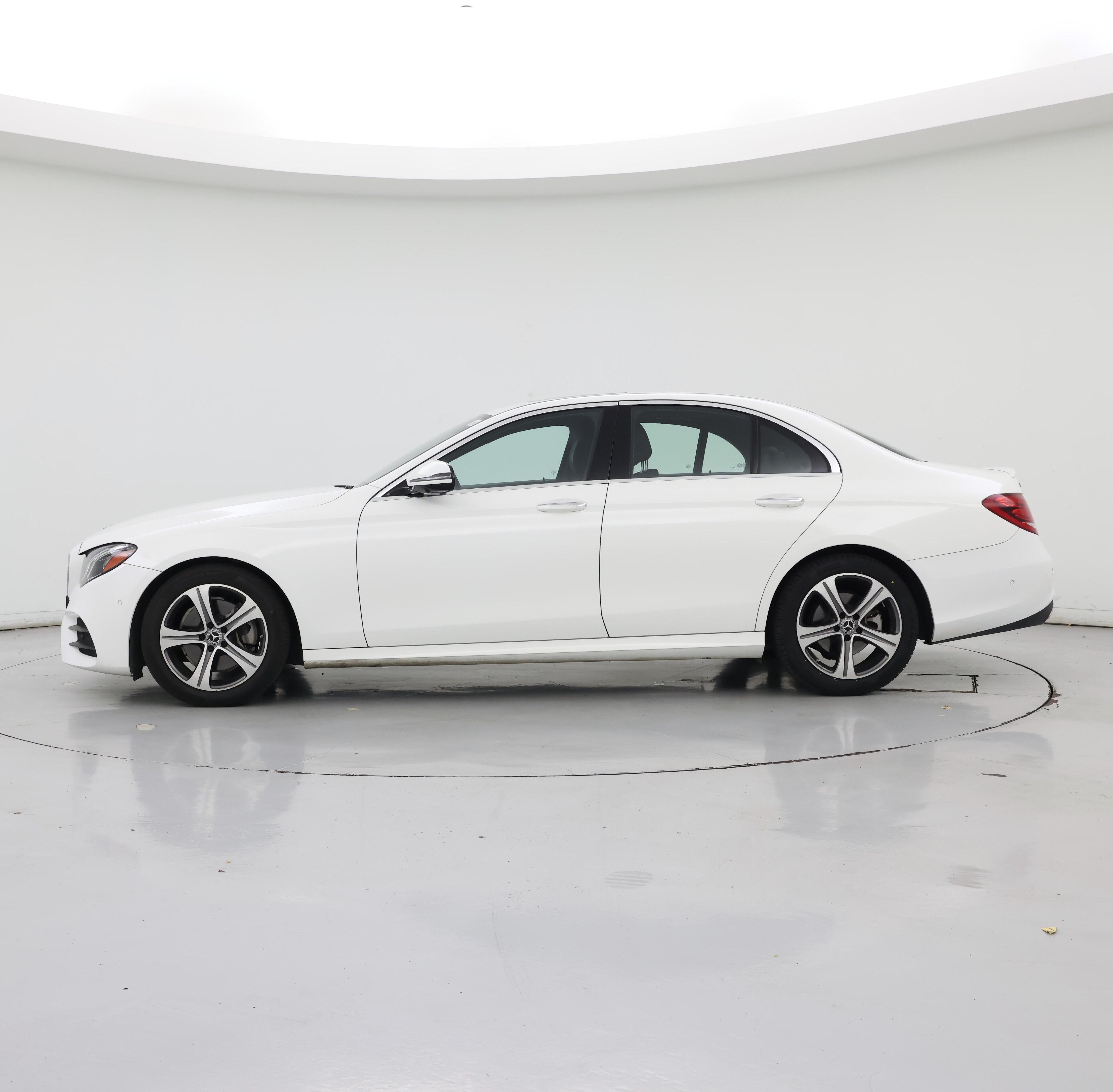 Thumbnail: 2019 Mercedes-Benz E-Class - 3