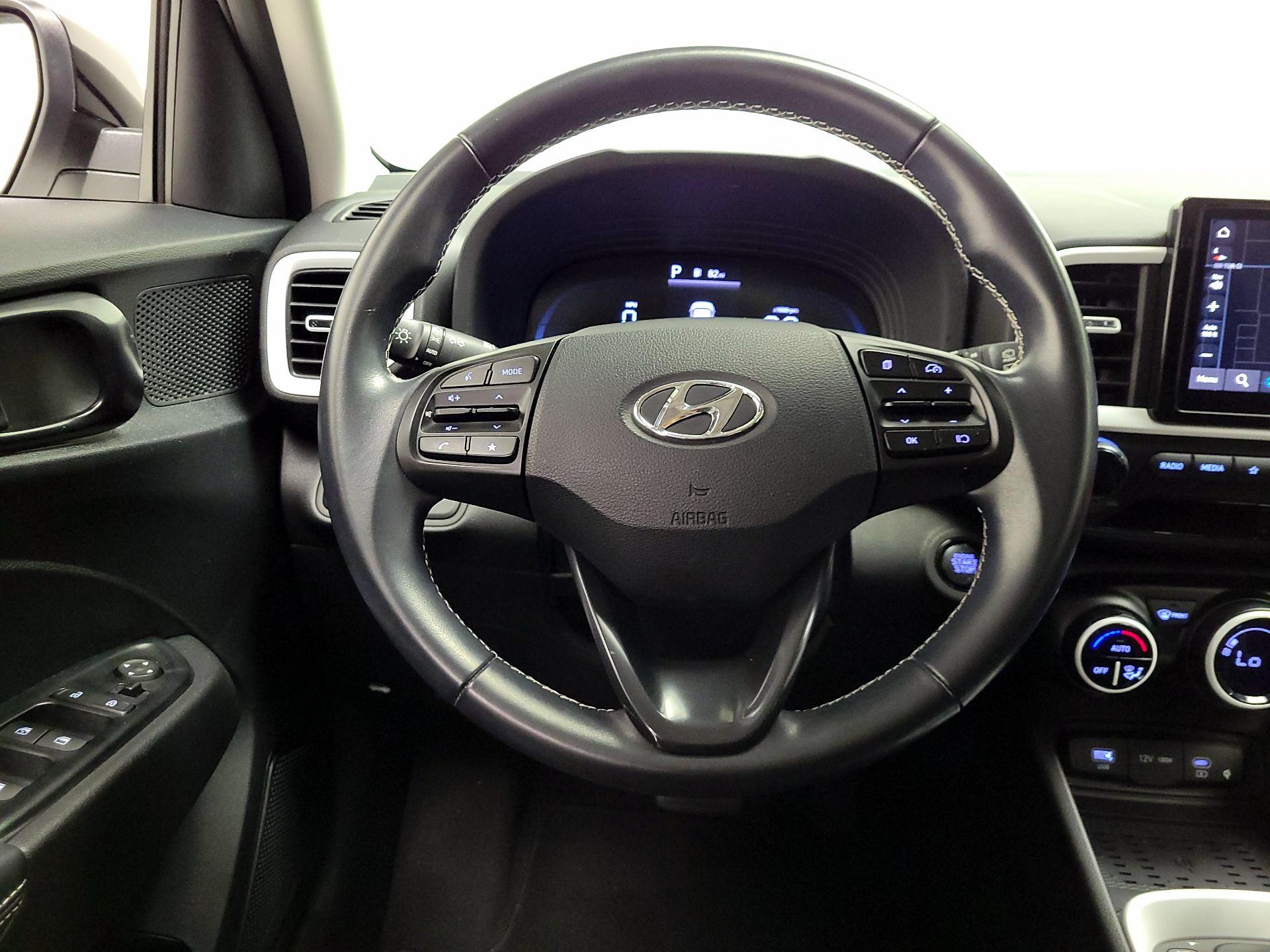 Thumbnail: 2023 Hyundai Venue - 10