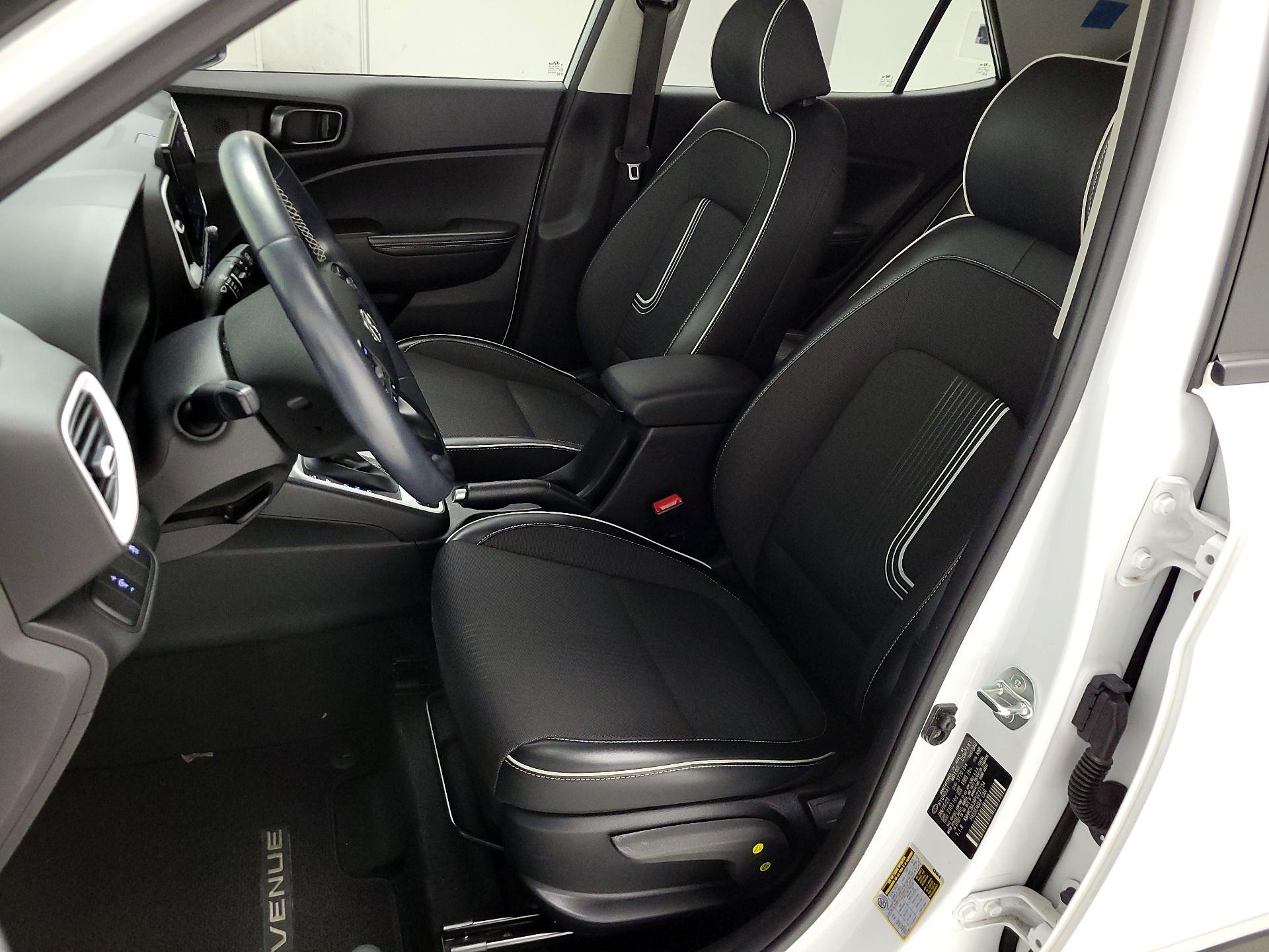 Thumbnail: 2023 Hyundai Venue - 11