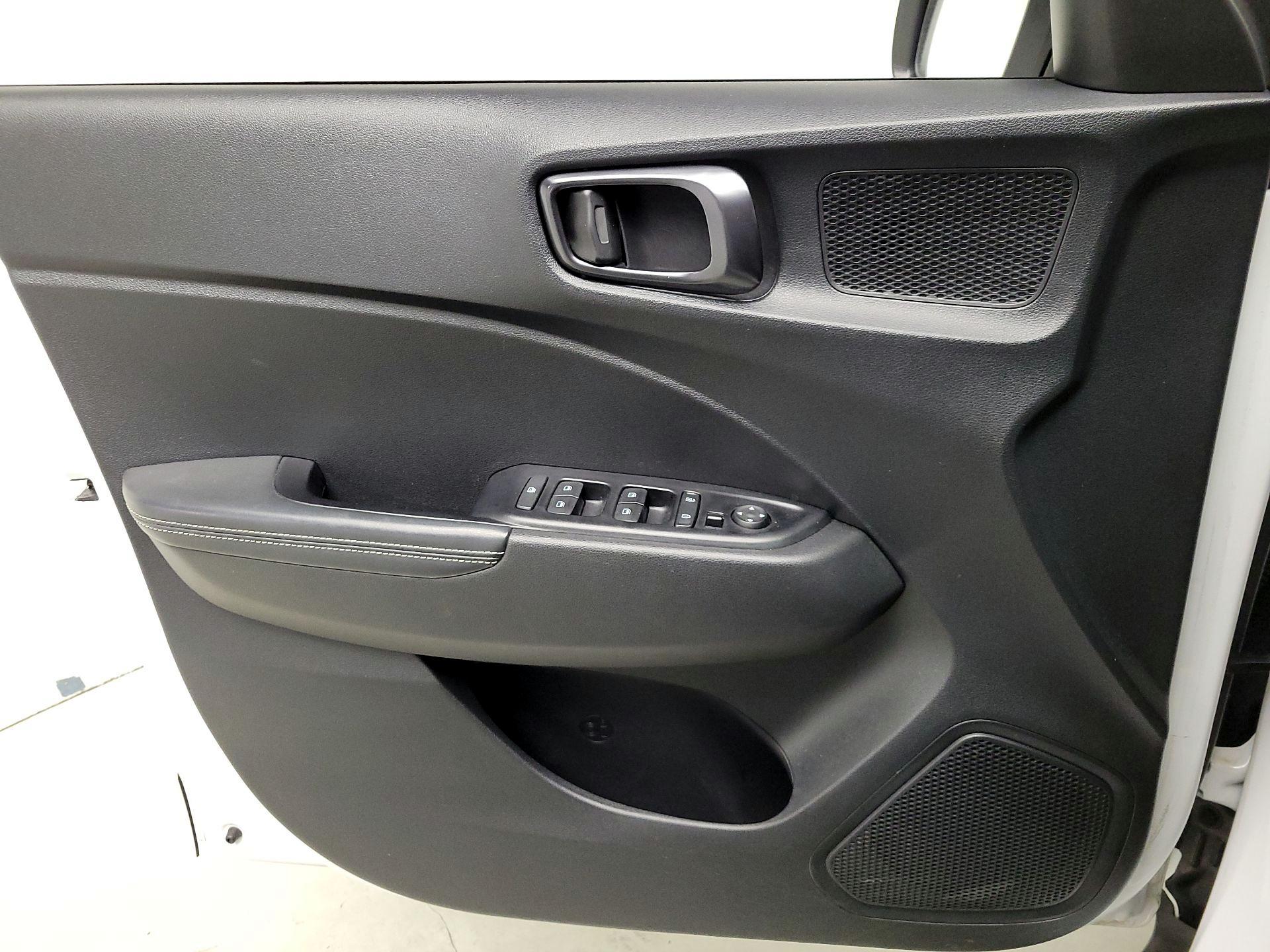 Thumbnail: 2023 Hyundai Venue - 12