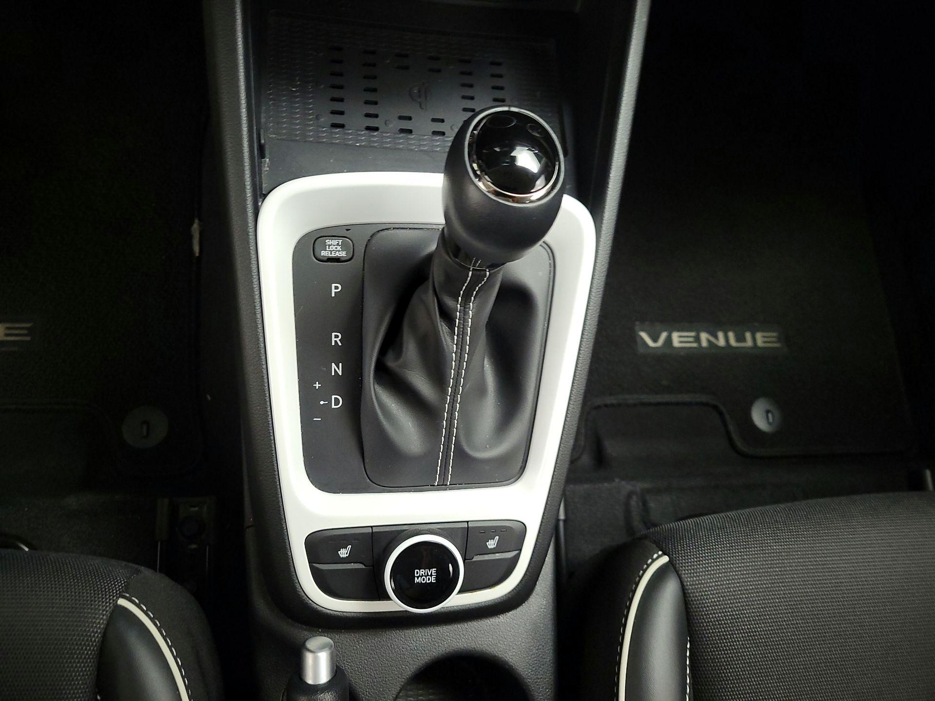 Thumbnail: 2023 Hyundai Venue - 18