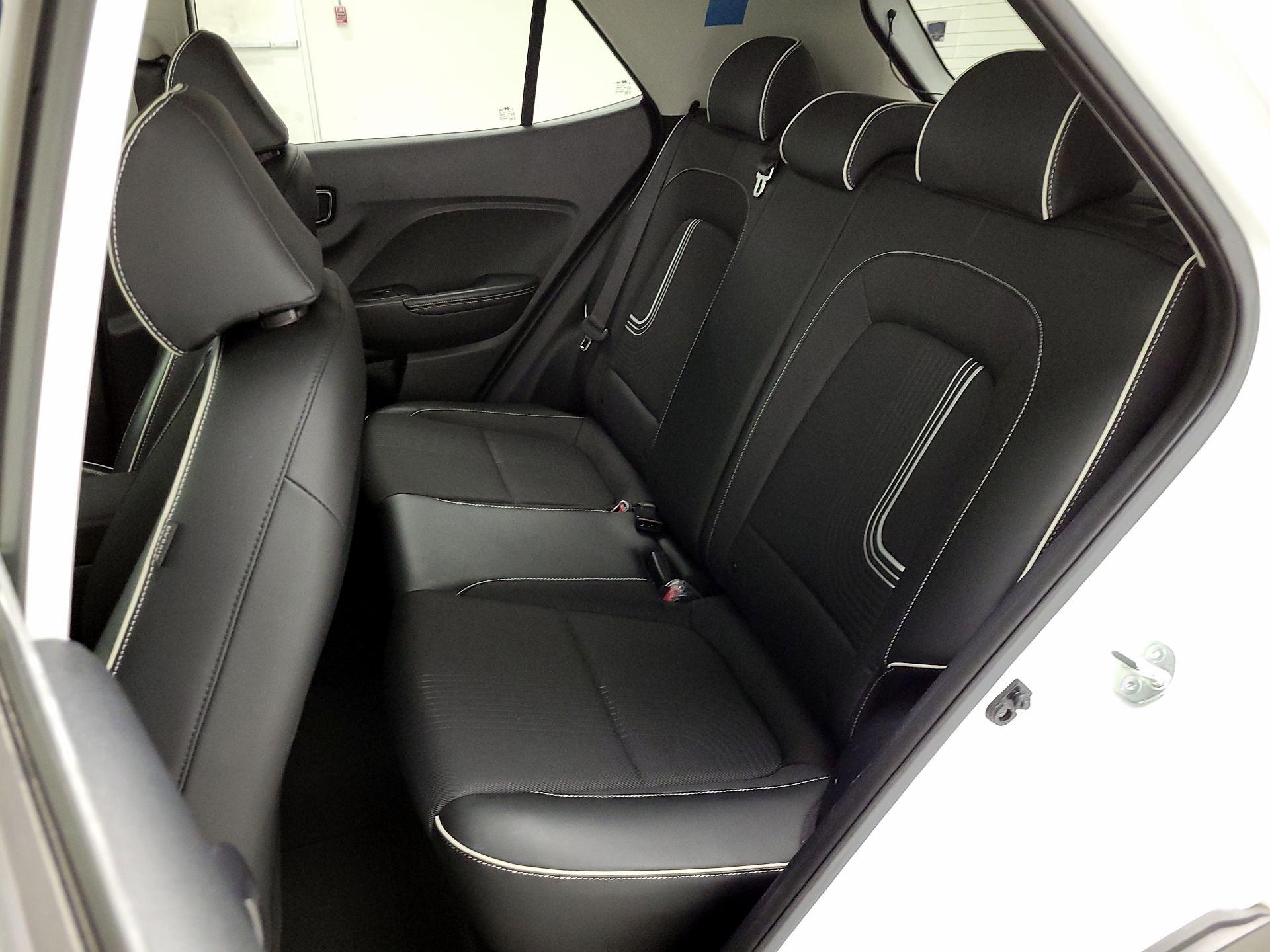 Thumbnail: 2023 Hyundai Venue - 20