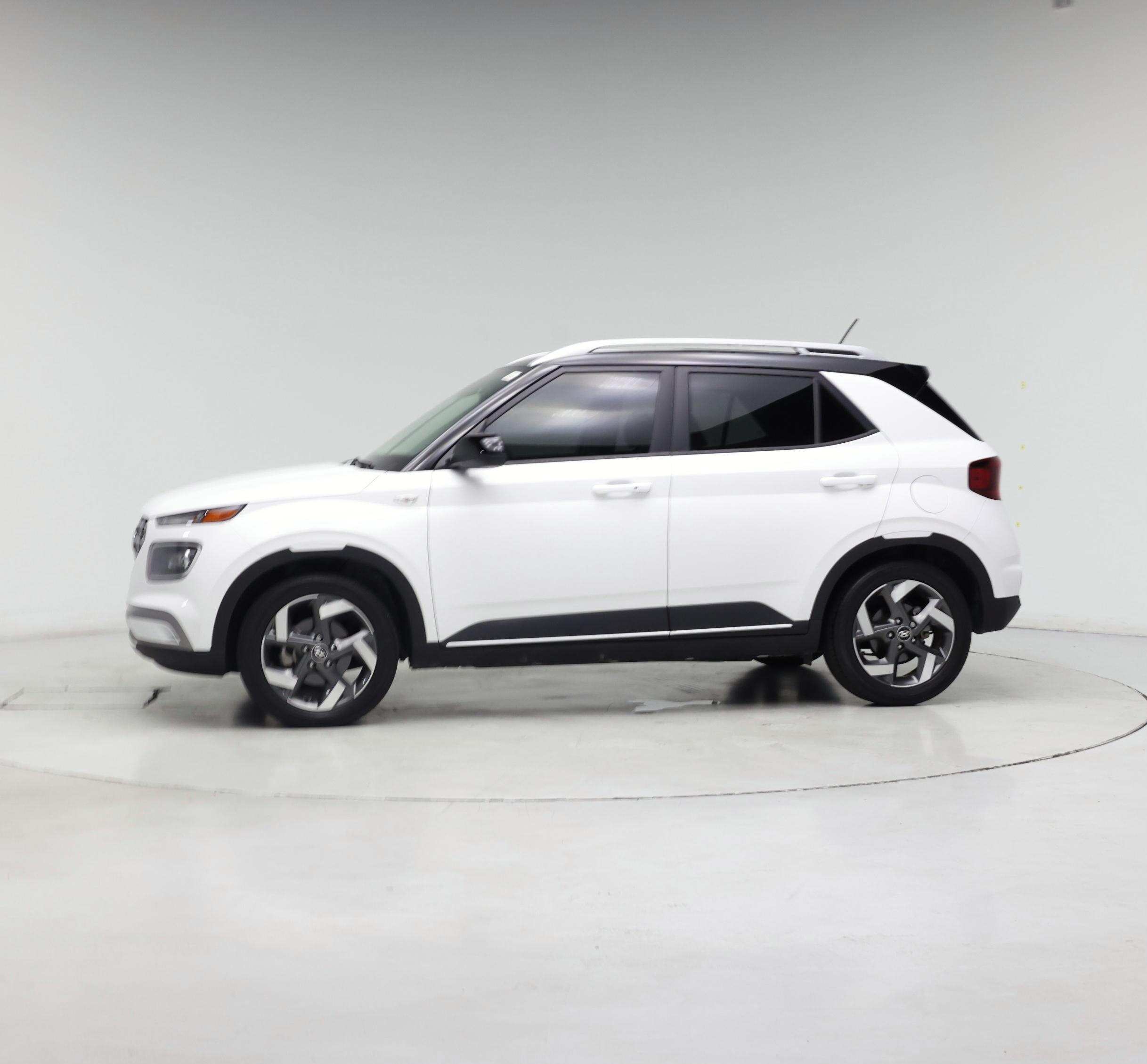 Thumbnail: 2023 Hyundai Venue - 3