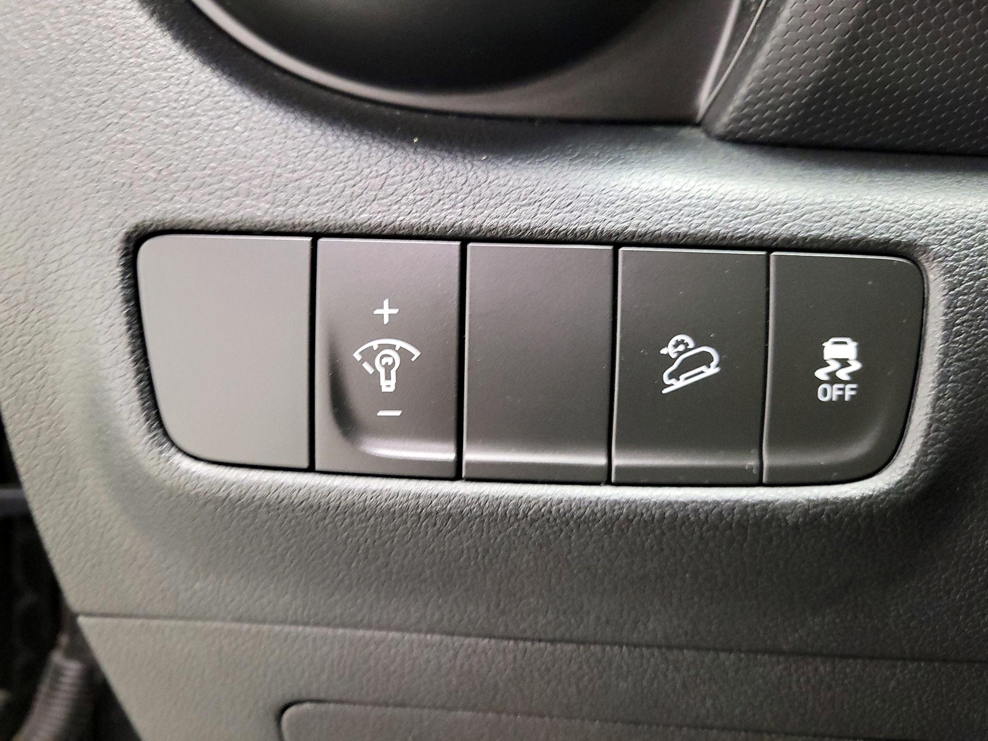 Thumbnail: 2022 Hyundai Kona - 13