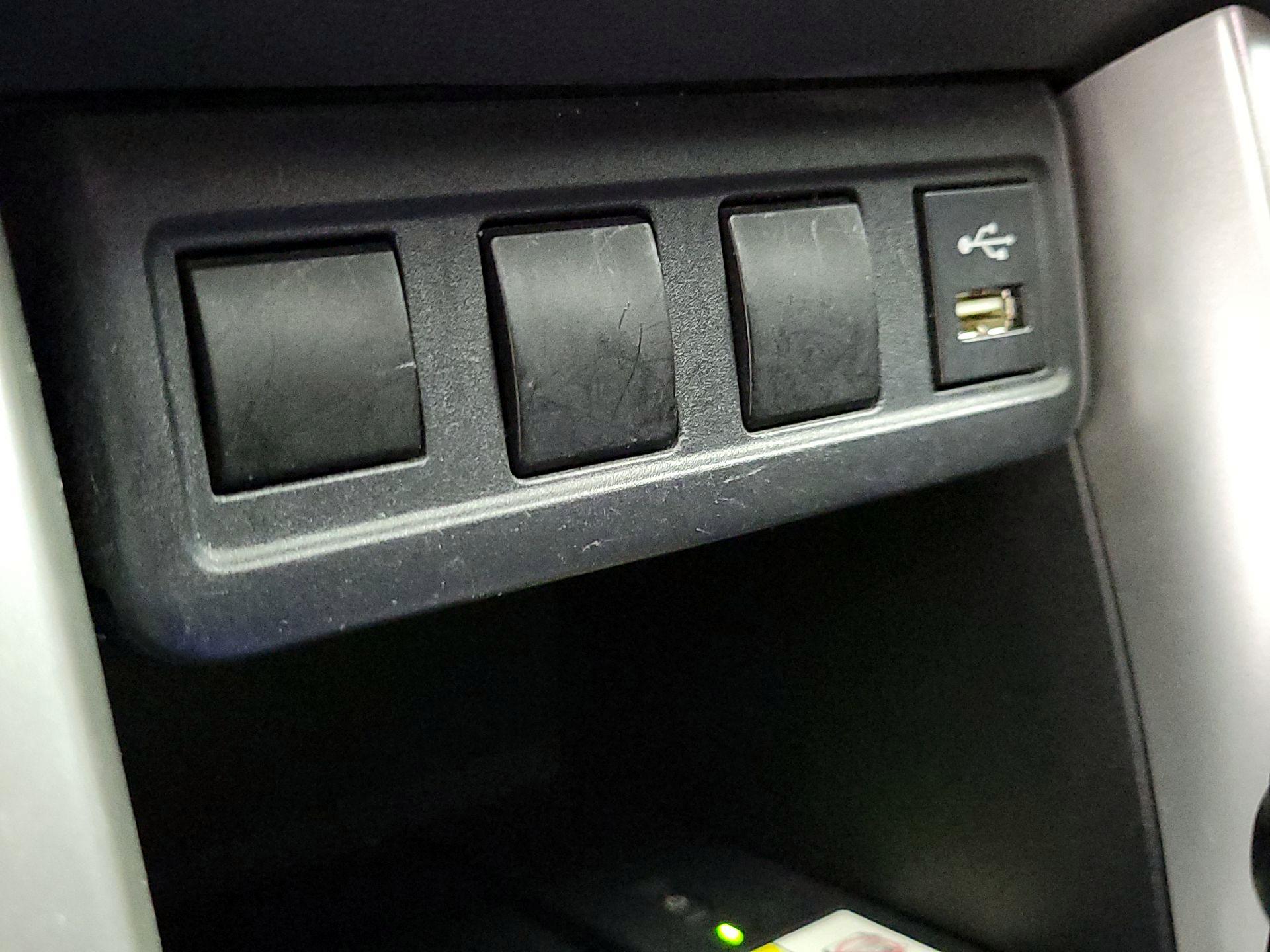 Thumbnail: 2022 Toyota Corolla Cross - 18