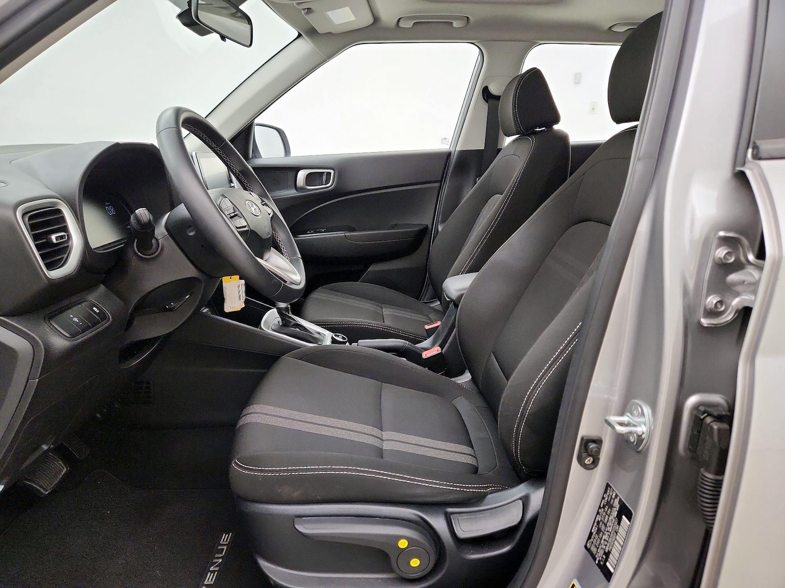 2023 Hyundai Venue SEL - Photo 12