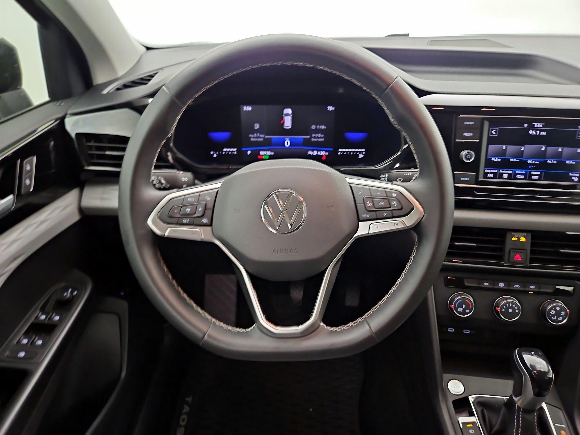 Thumbnail: 2022 Volkswagen Taos - 10