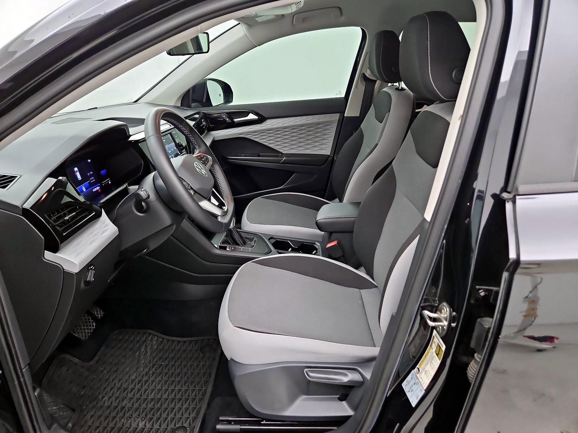 Thumbnail: 2022 Volkswagen Taos - 11