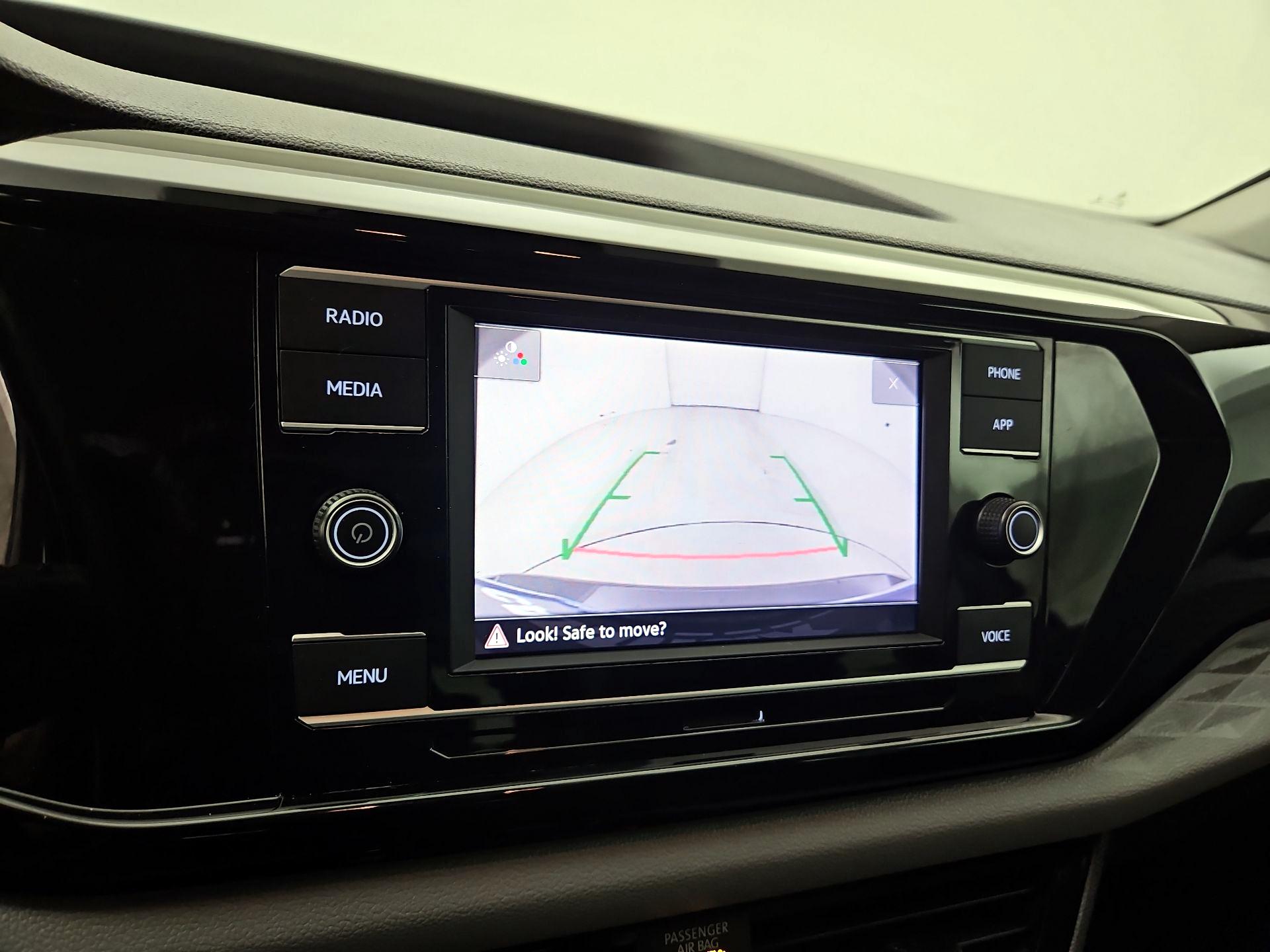 Thumbnail: 2022 Volkswagen Taos - 14