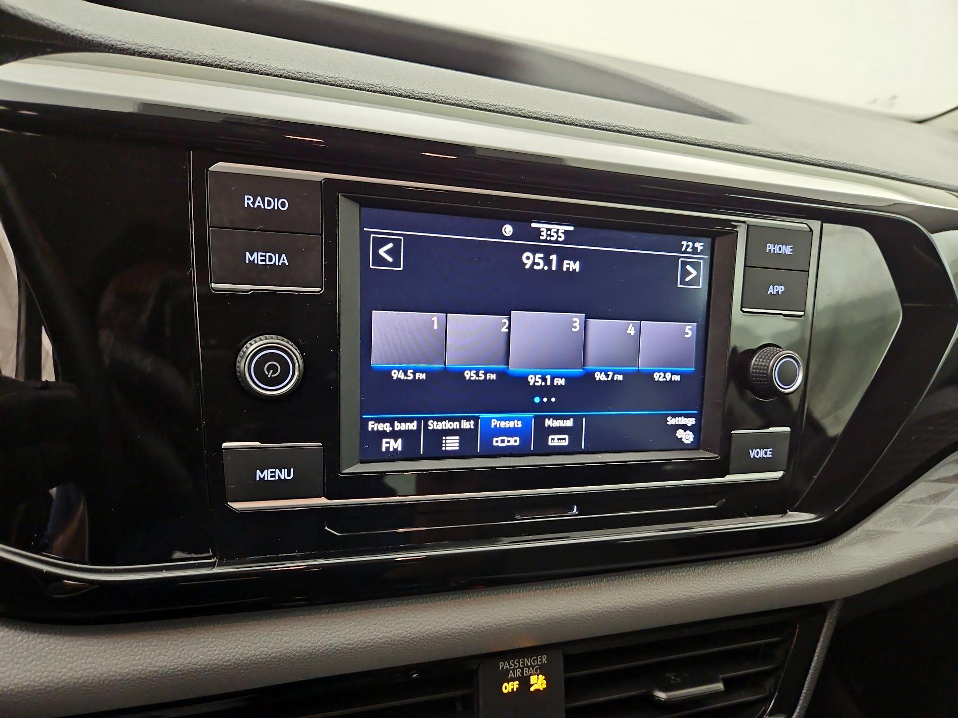 Thumbnail: 2022 Volkswagen Taos - 15