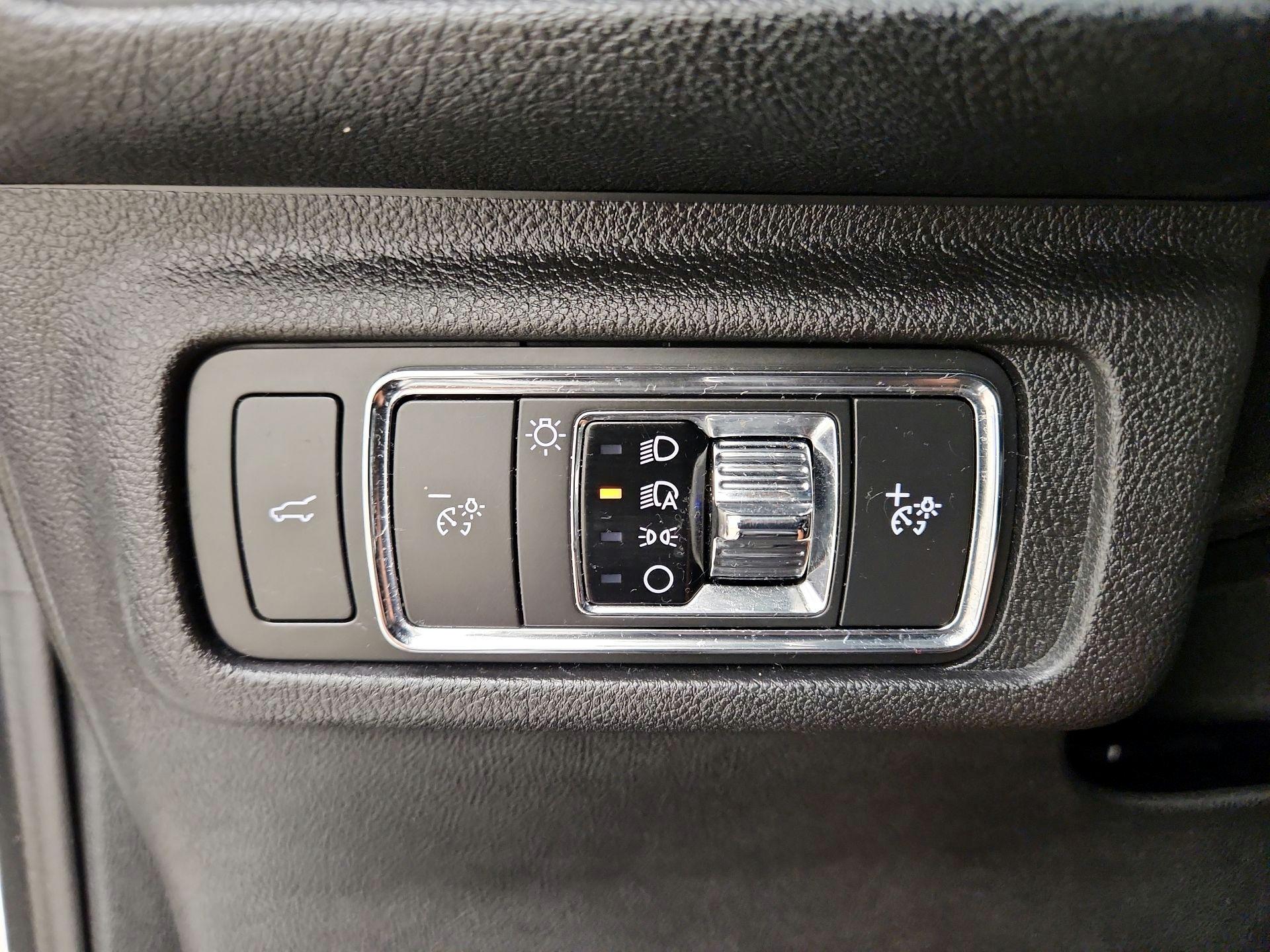 Thumbnail: 2021 Lincoln Corsair - 13