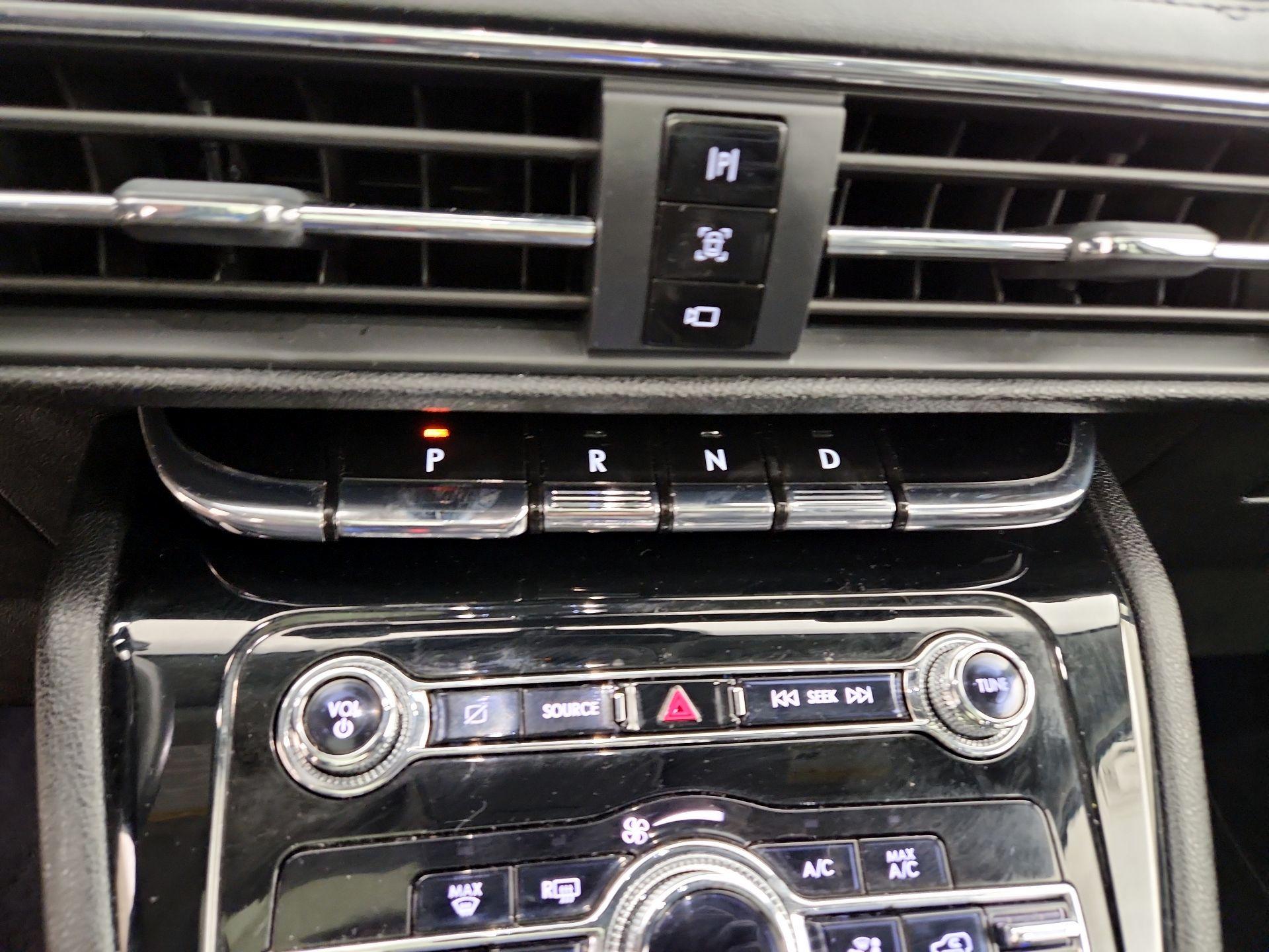 Thumbnail: 2021 Lincoln Corsair - 18