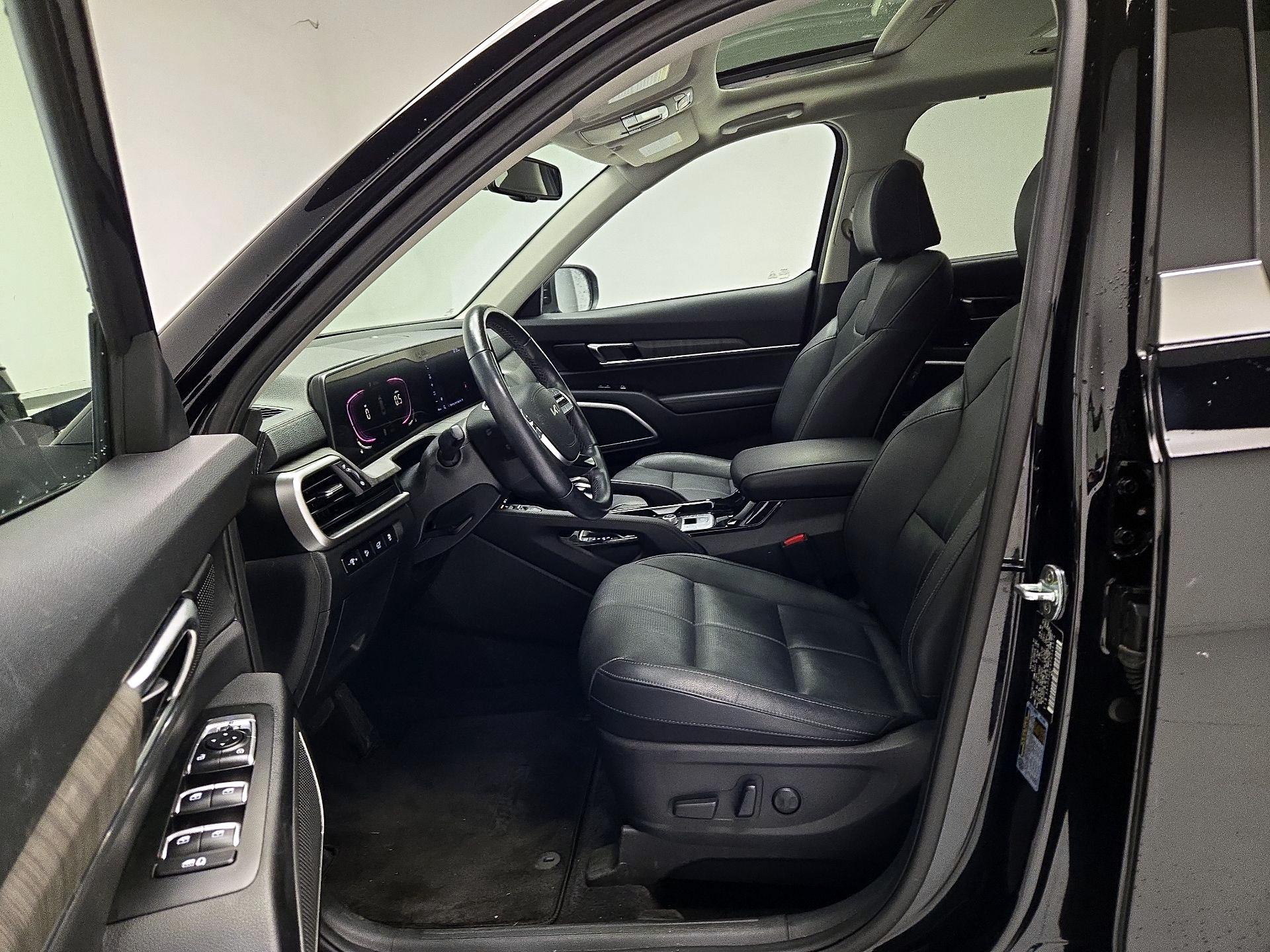 Thumbnail: 2023 Kia Telluride - 11