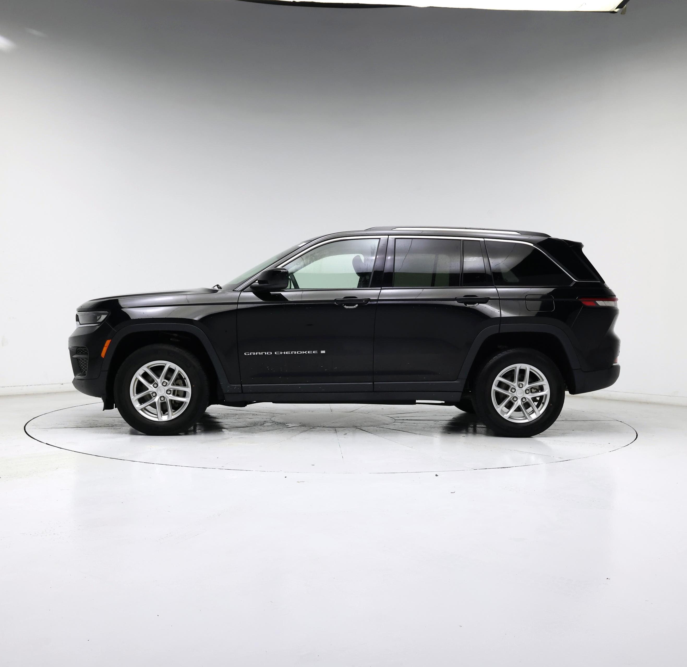 Thumbnail: 2023 Jeep Grand Cherokee - 3
