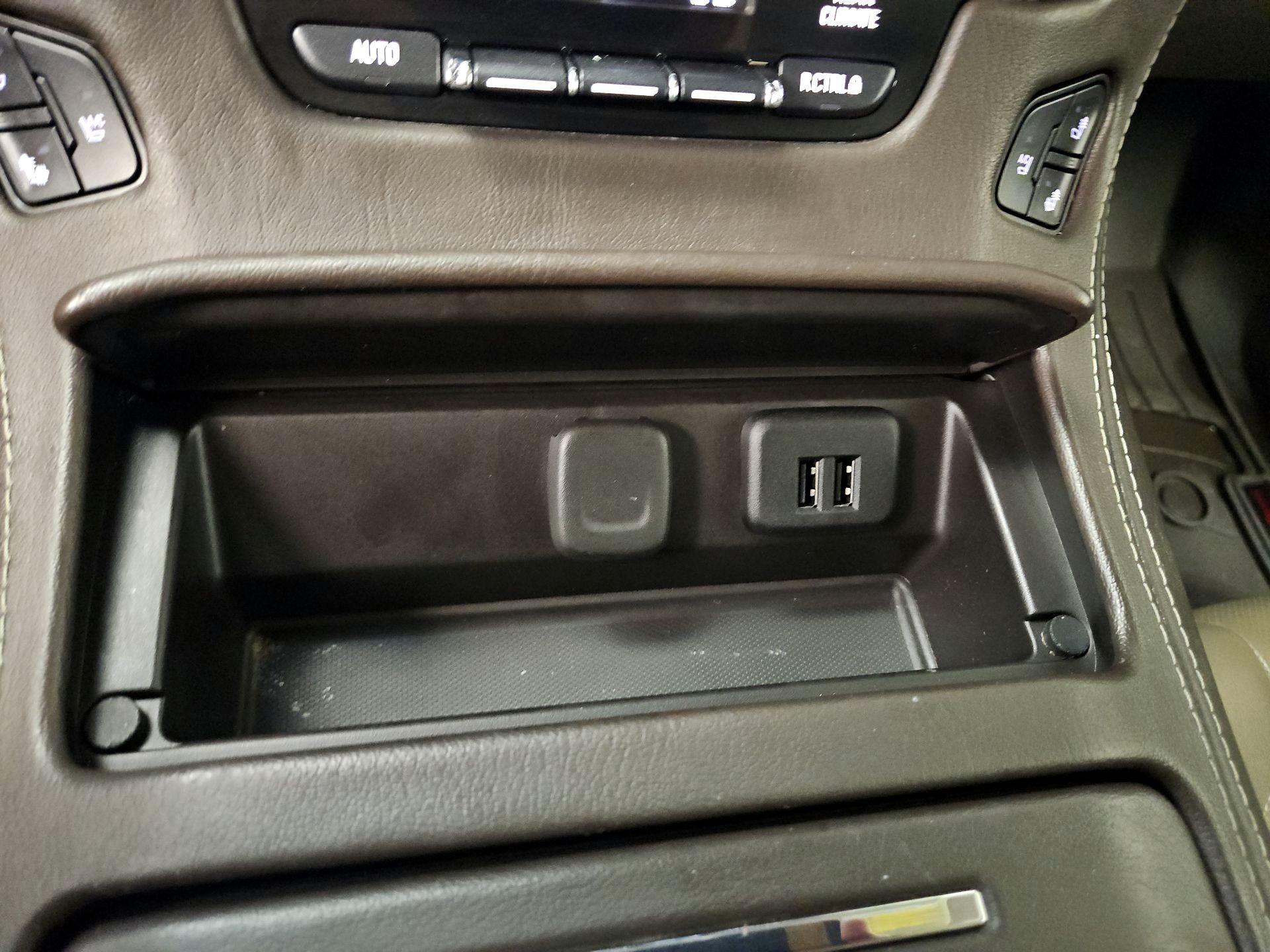 Thumbnail: 2015 Chevrolet Tahoe - 19