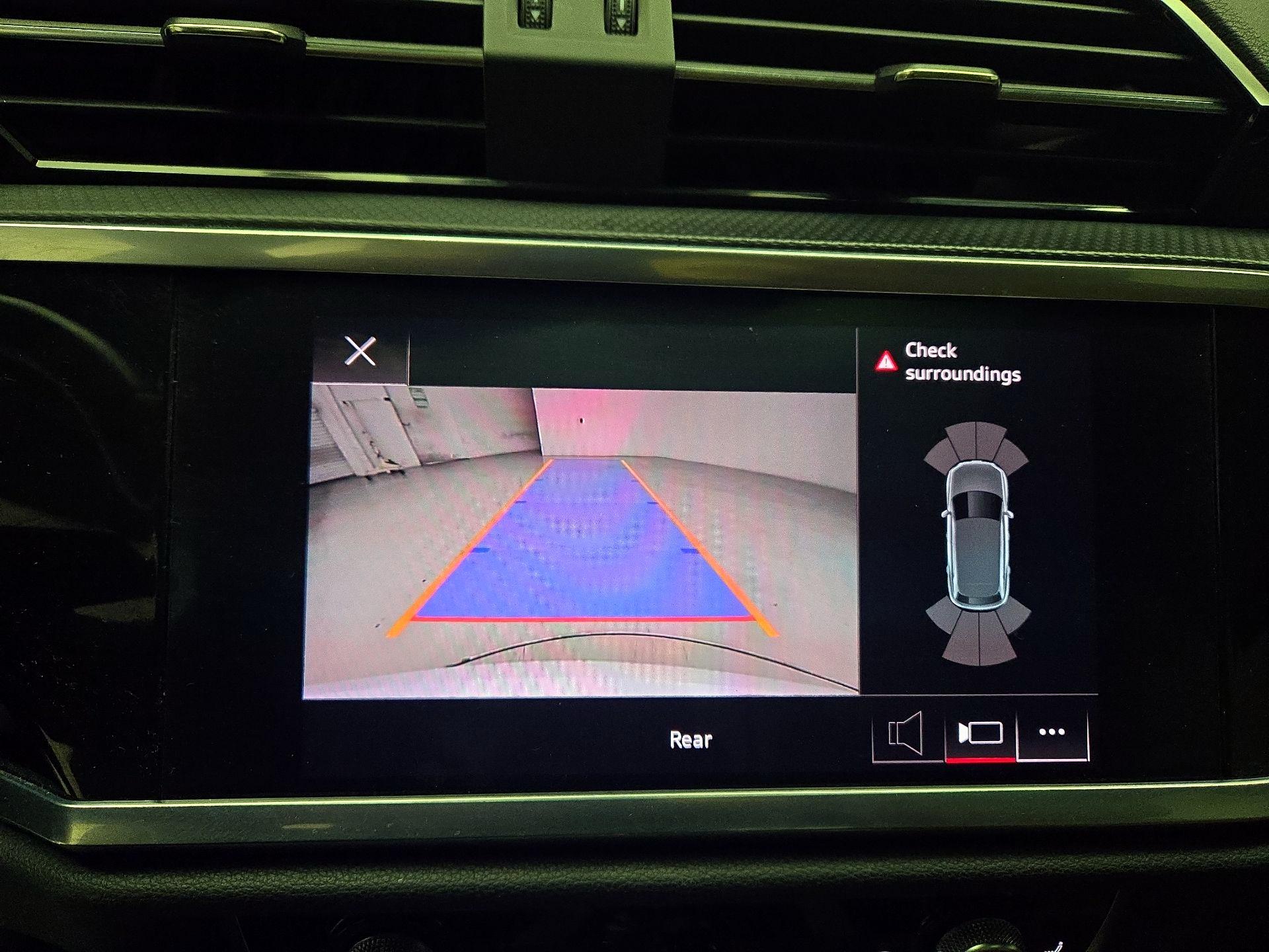 Thumbnail: 2022 Audi Q3 - 14