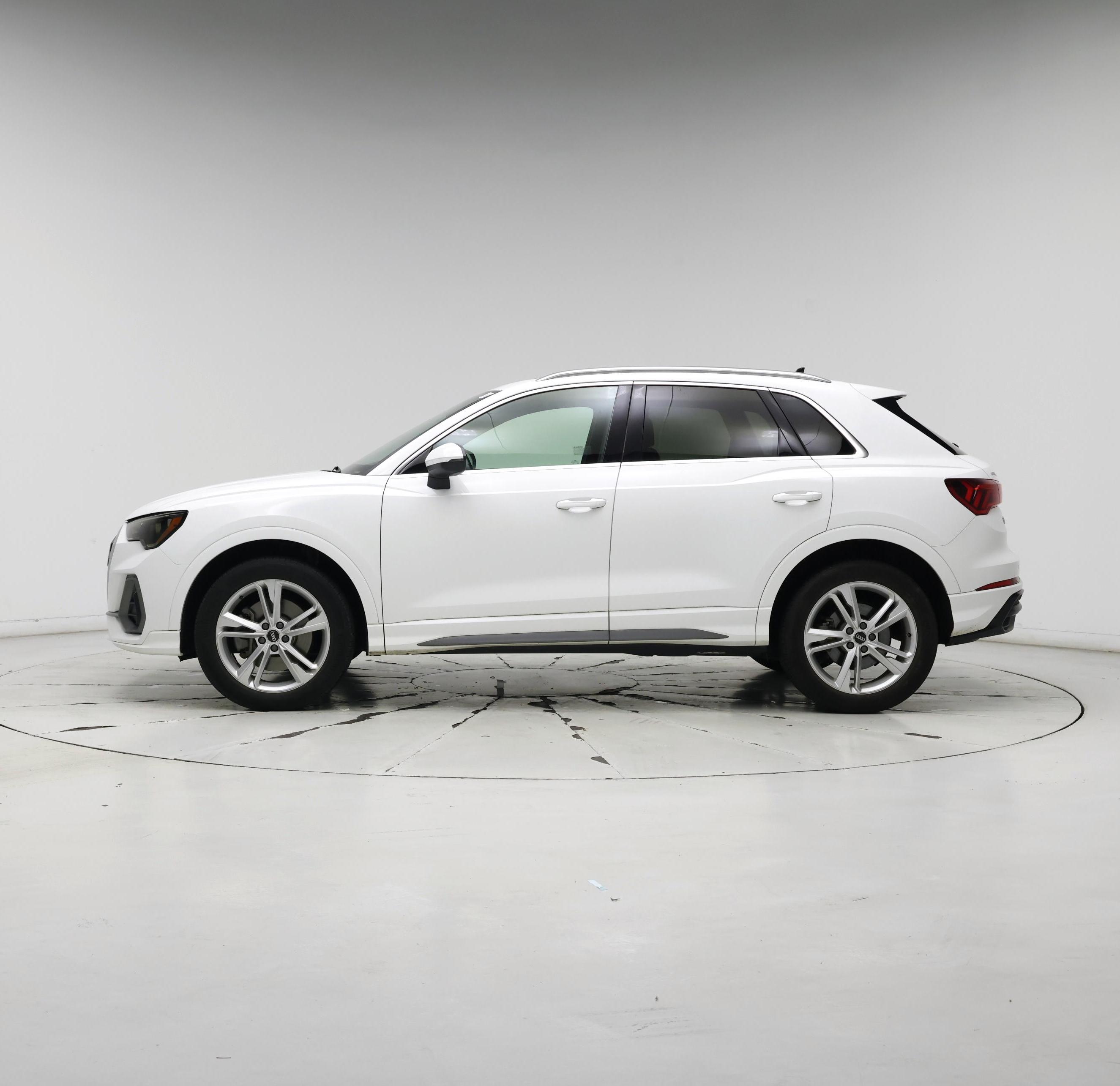 Thumbnail: 2022 Audi Q3 - 3