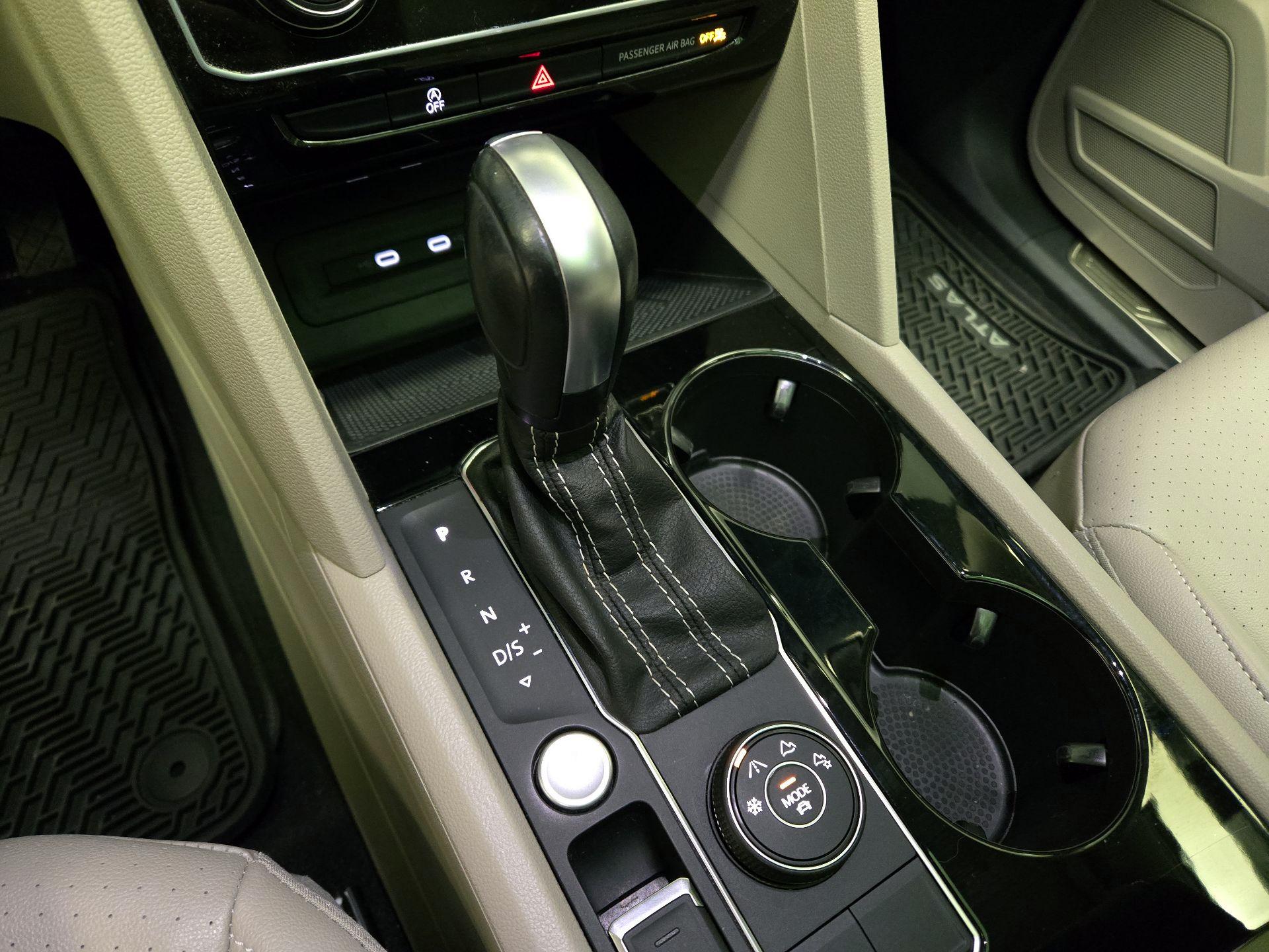 Thumbnail: 2023 Volkswagen Atlas - 17