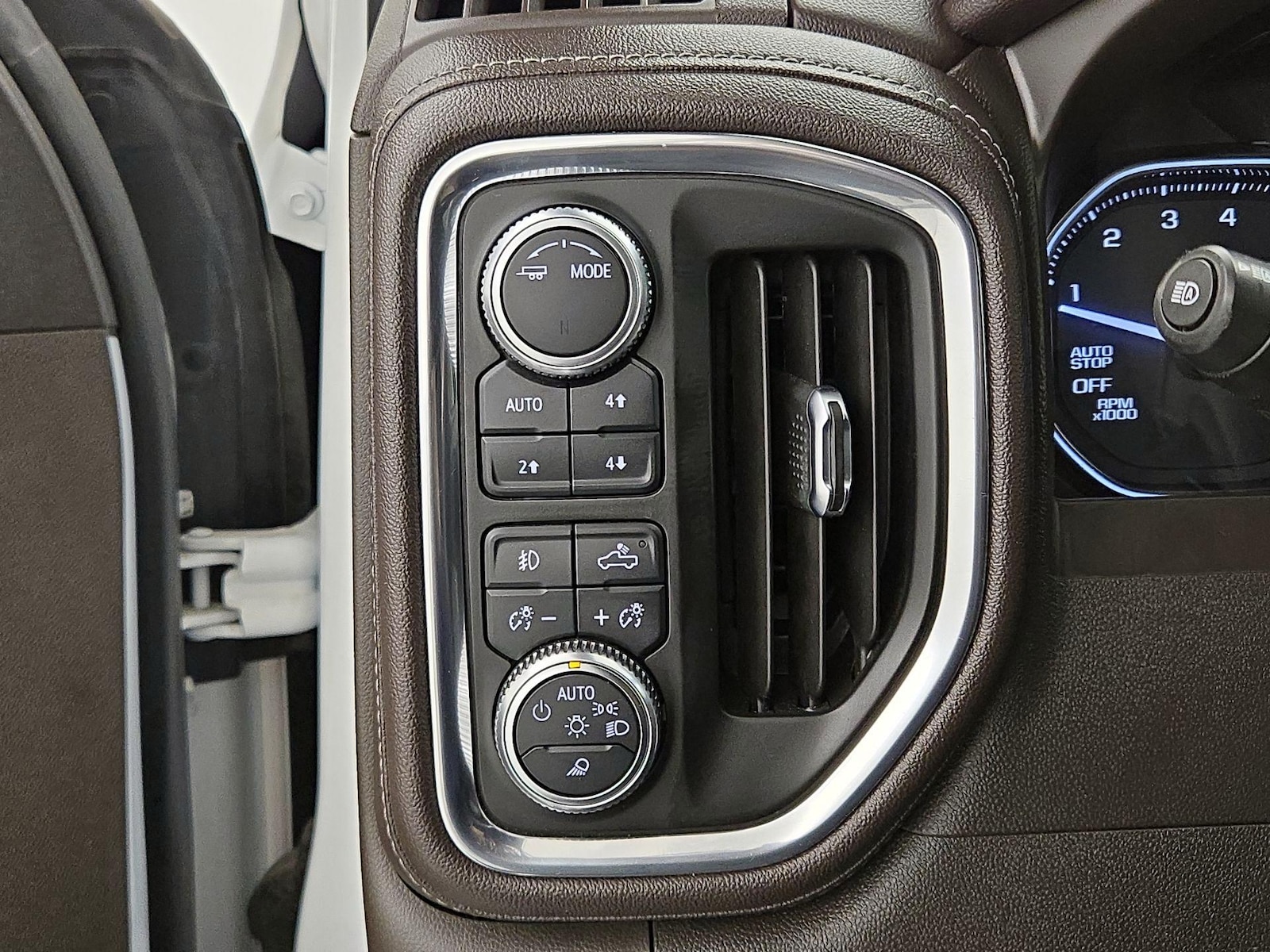 2021 GMC Sierra 1500 SLT - Photo 14