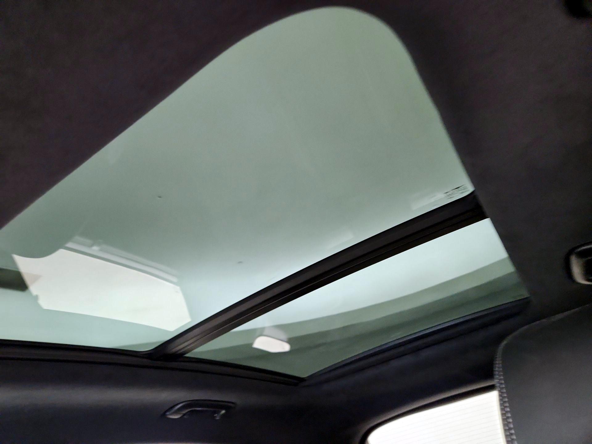 Thumbnail: 2022 Genesis GV70 - 20