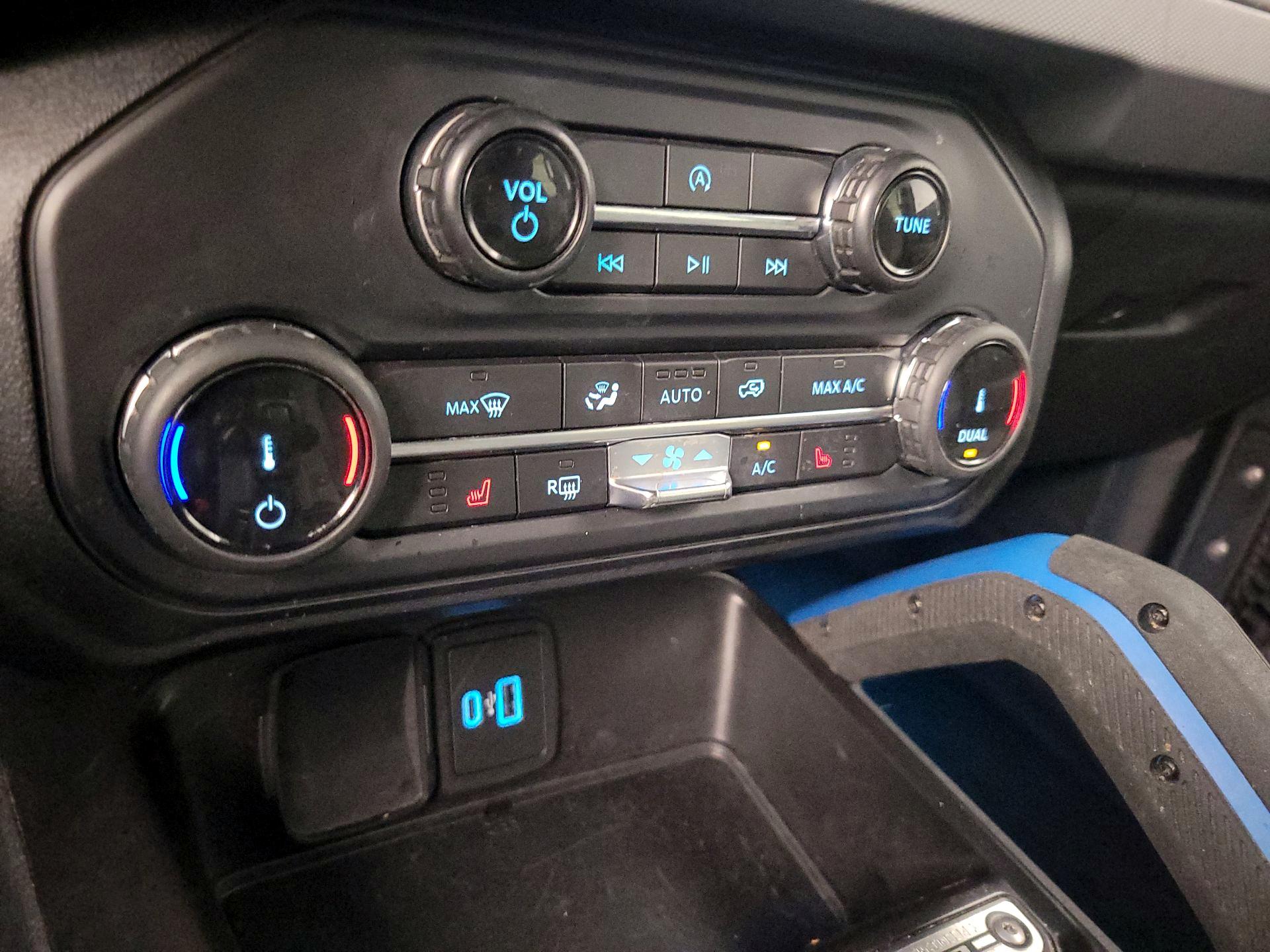 Thumbnail: 2022 Ford Bronco - 17