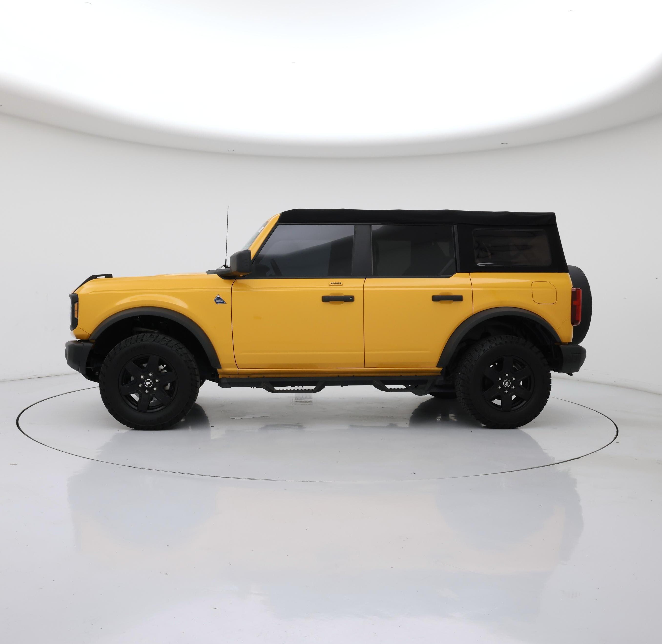 Thumbnail: 2022 Ford Bronco - 3