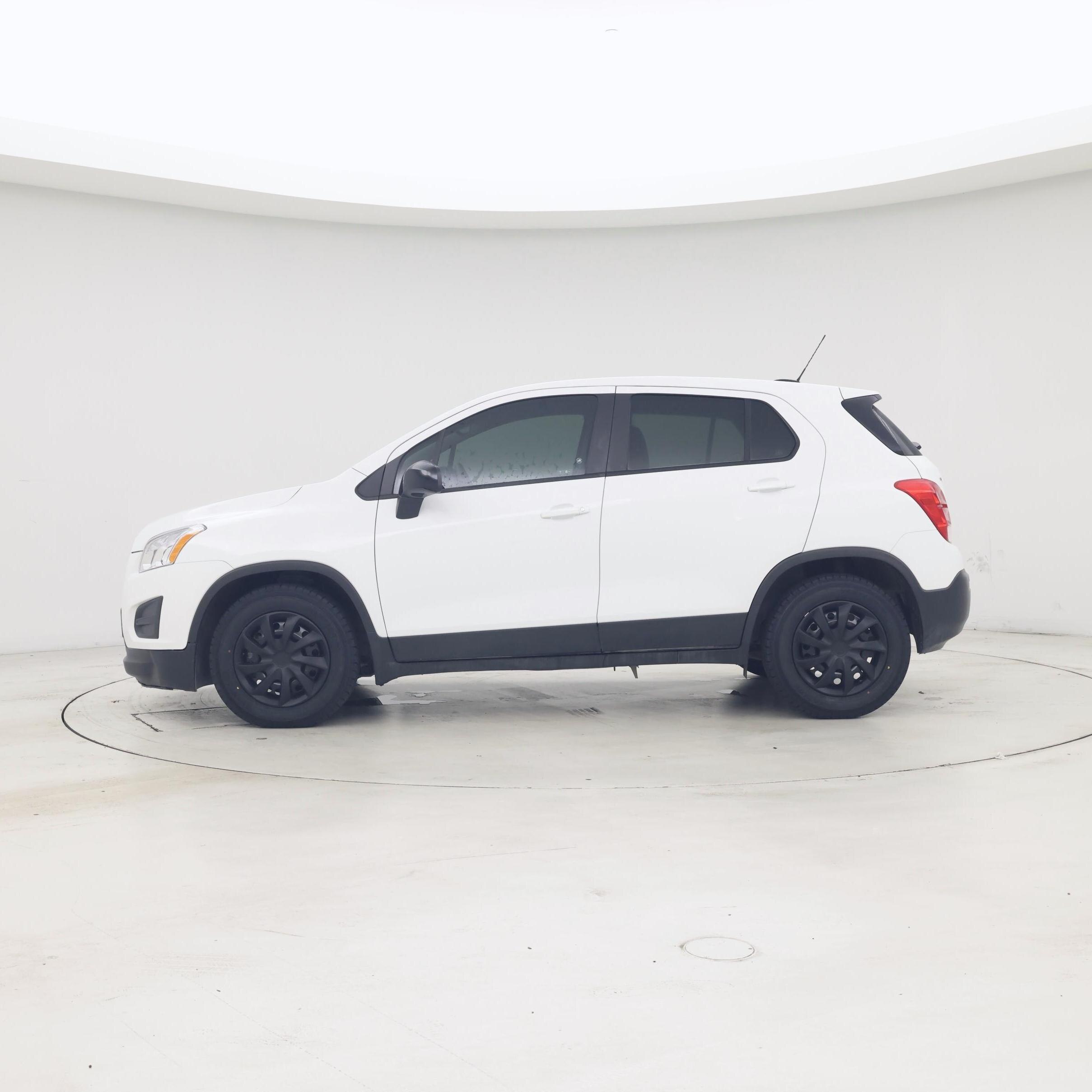 Thumbnail: 2016 Chevrolet Trax - 3