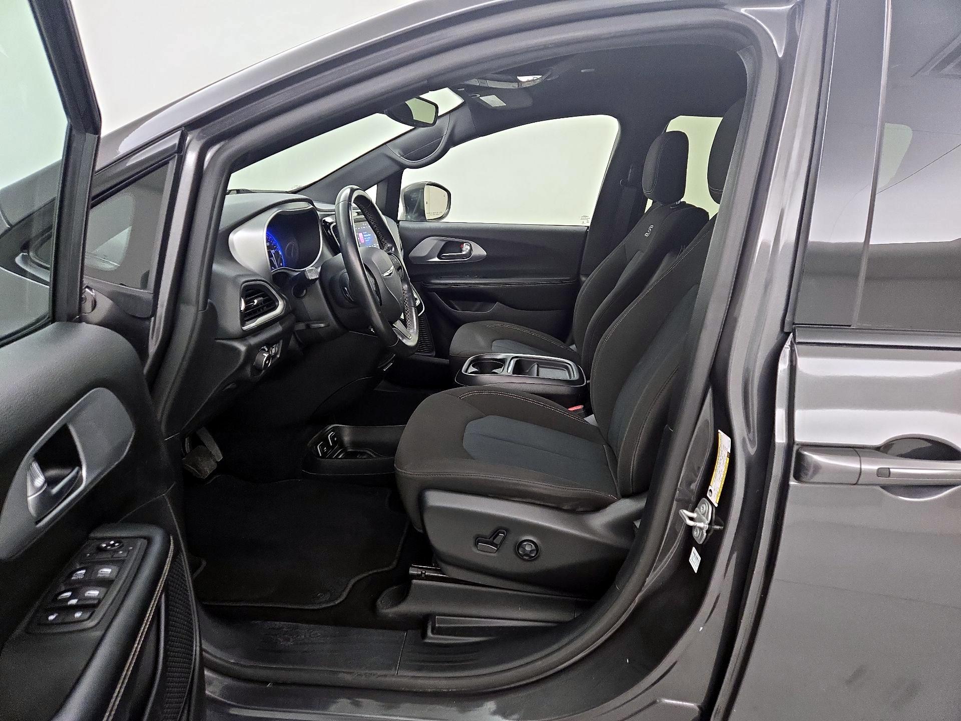 Thumbnail: 2020 Chrysler Pacifica - 11