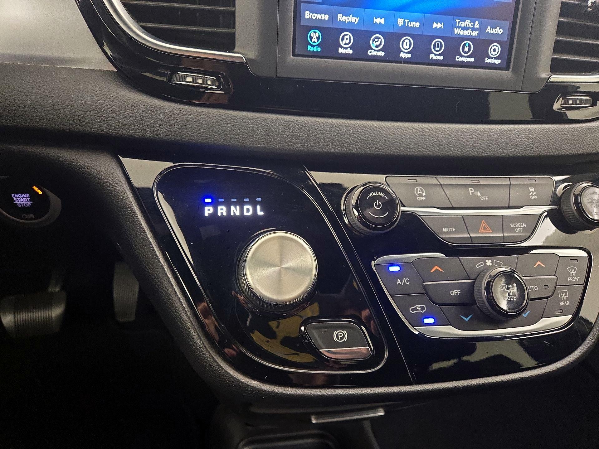 Thumbnail: 2020 Chrysler Pacifica - 17