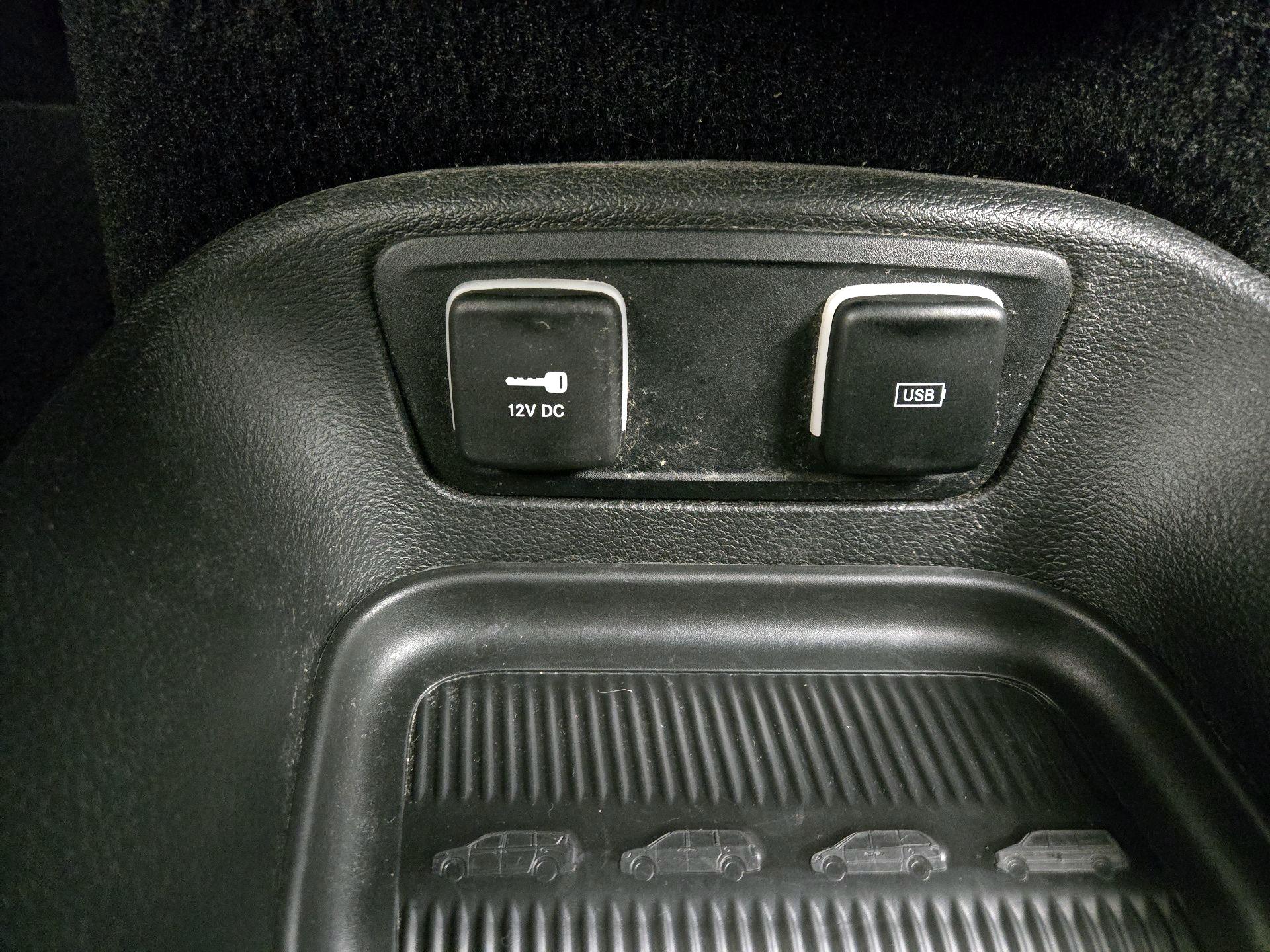 Thumbnail: 2020 Chrysler Pacifica - 18