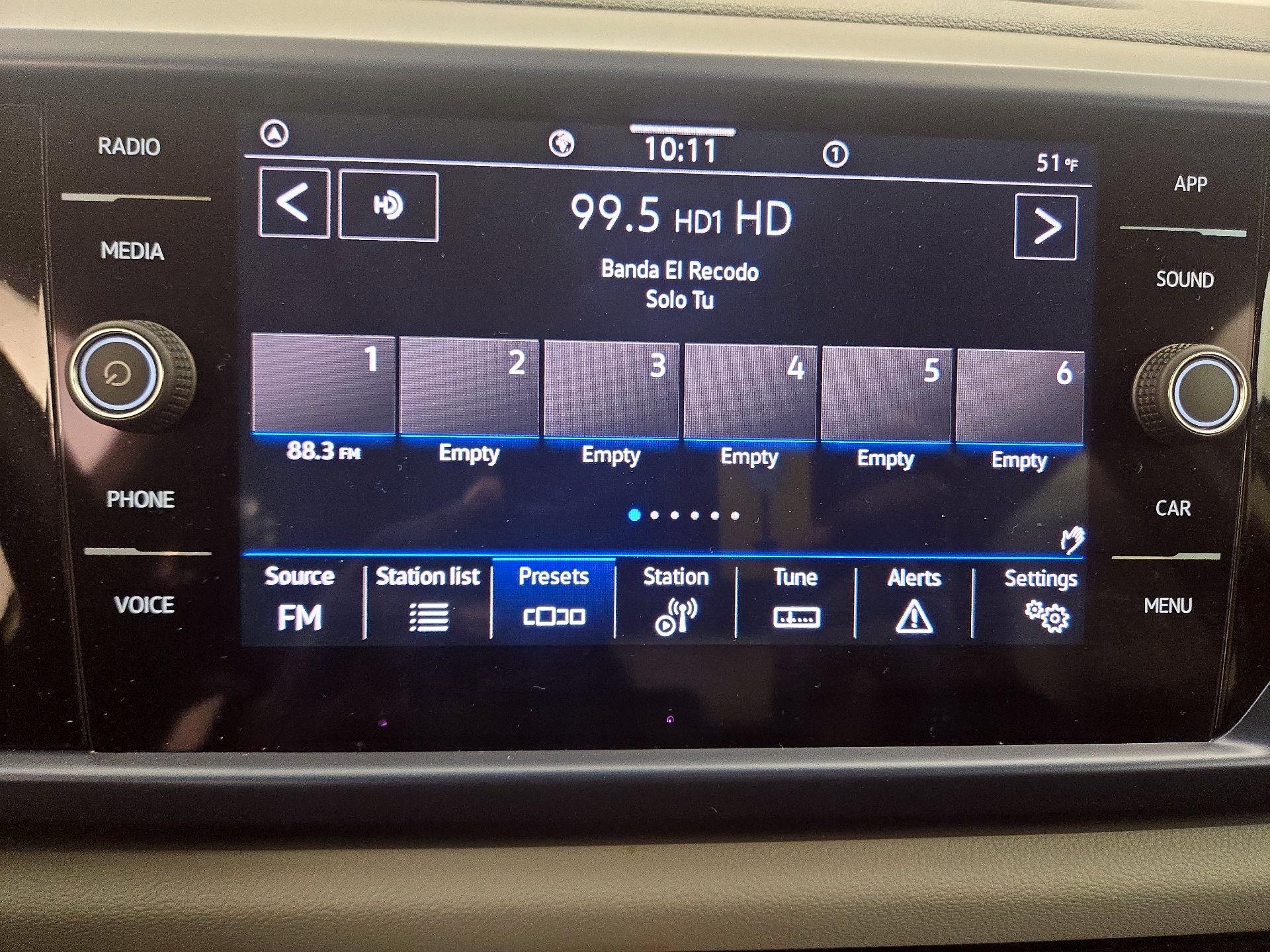 Thumbnail: 2023 Volkswagen Taos - 15