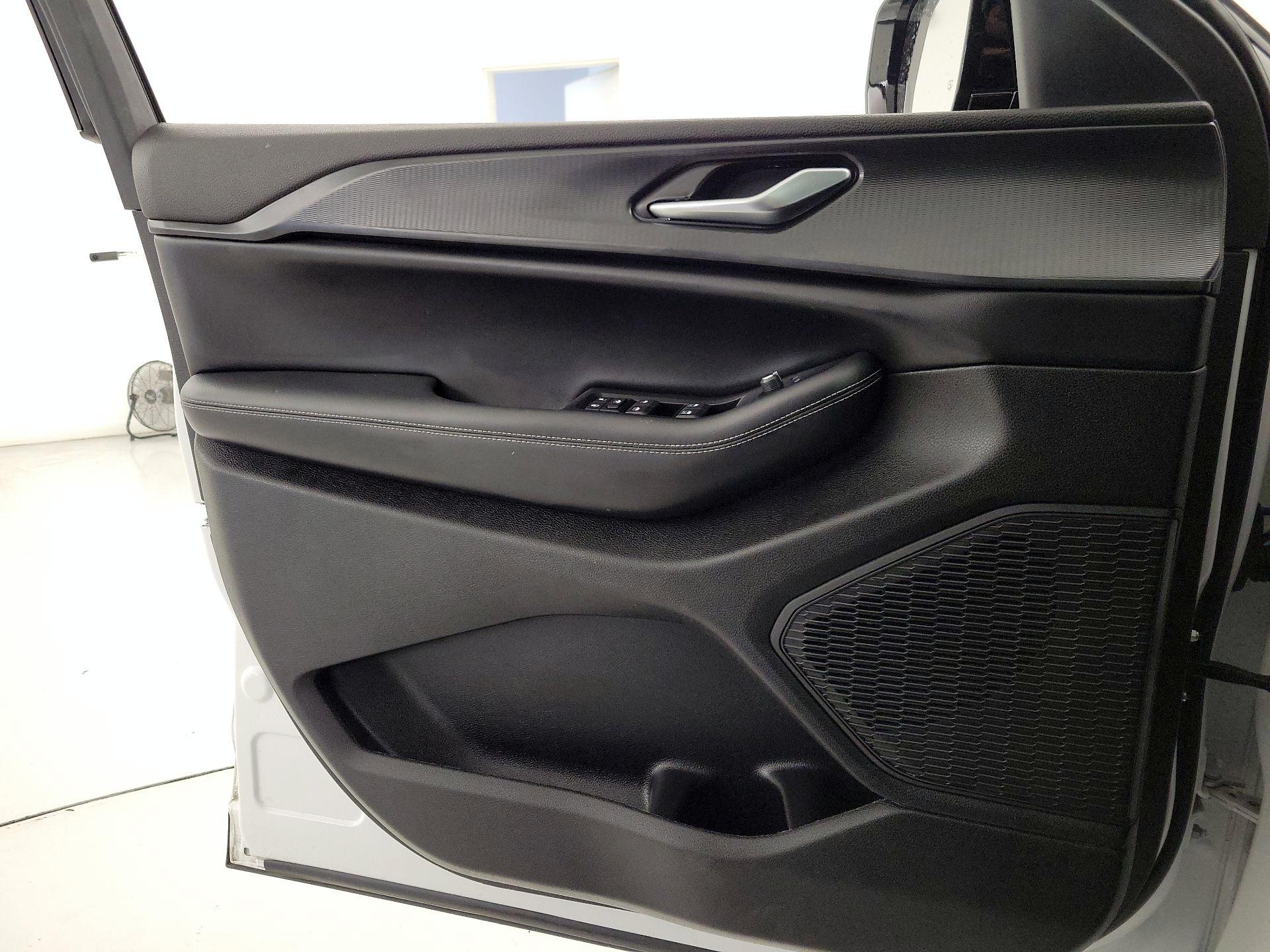 Thumbnail: 2023 Jeep Grand Cherokee - 12