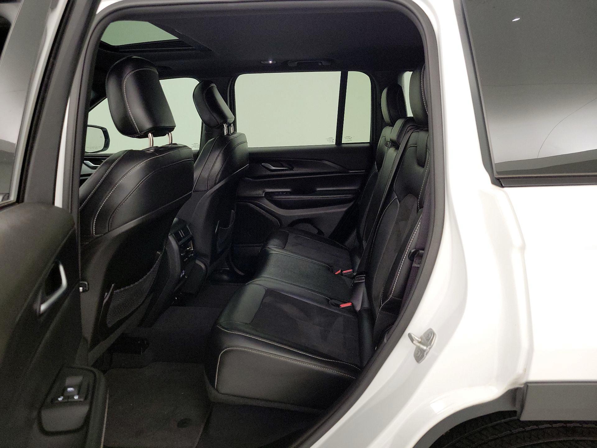 Thumbnail: 2023 Jeep Grand Cherokee - 19