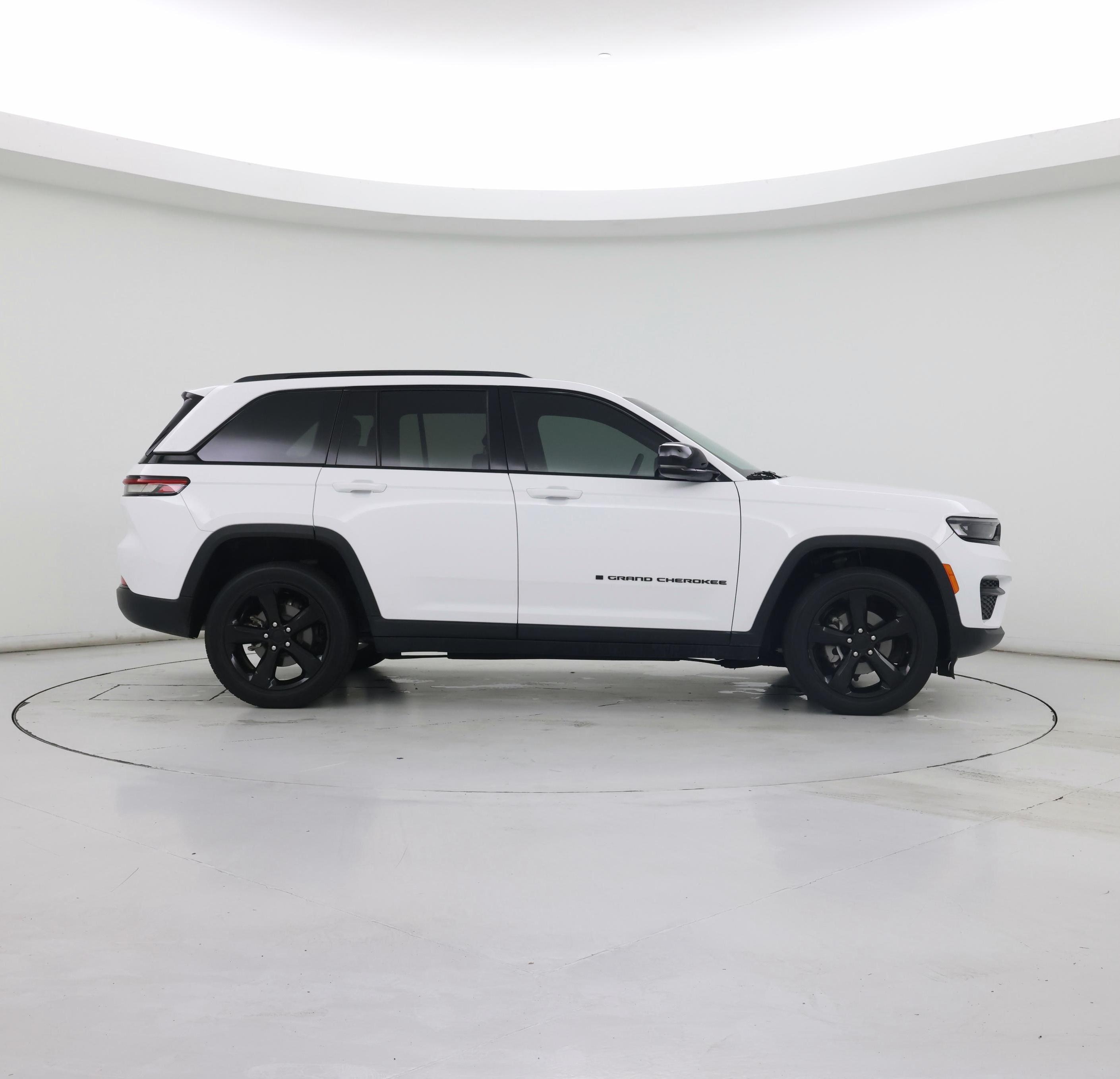 Thumbnail: 2023 Jeep Grand Cherokee - 7